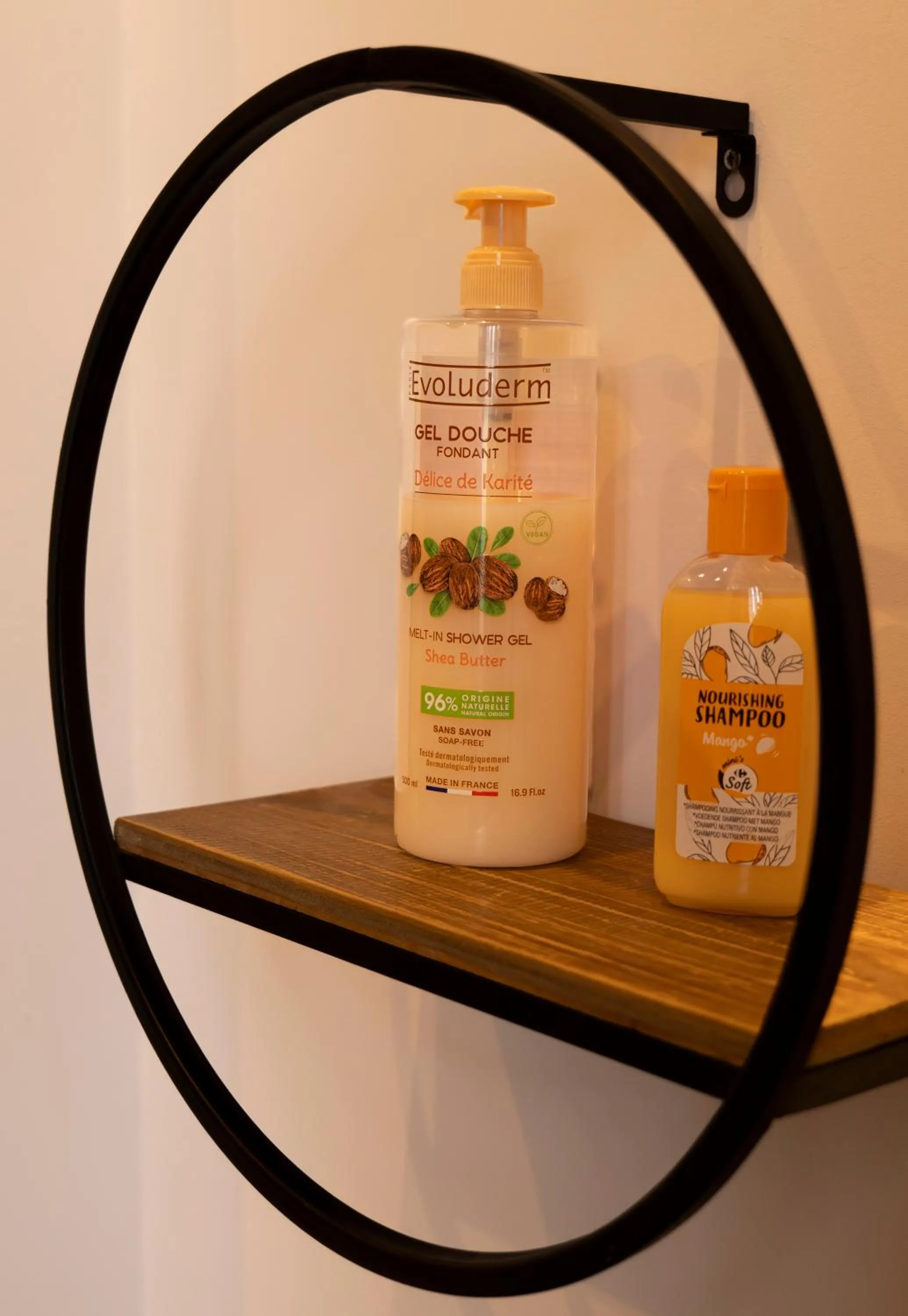 Bathroom in Effets Personnels