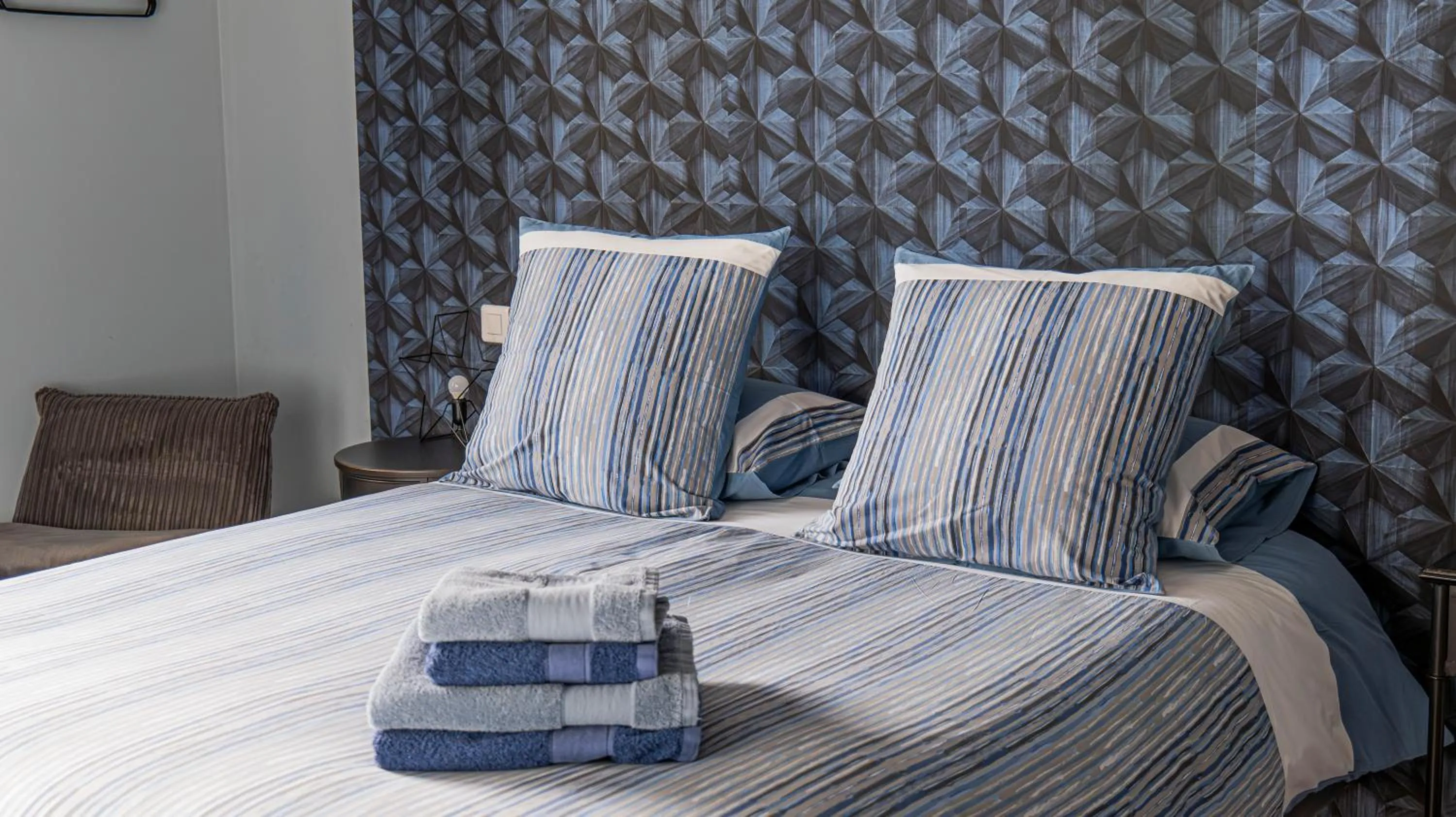 Bed in Effets Personnels