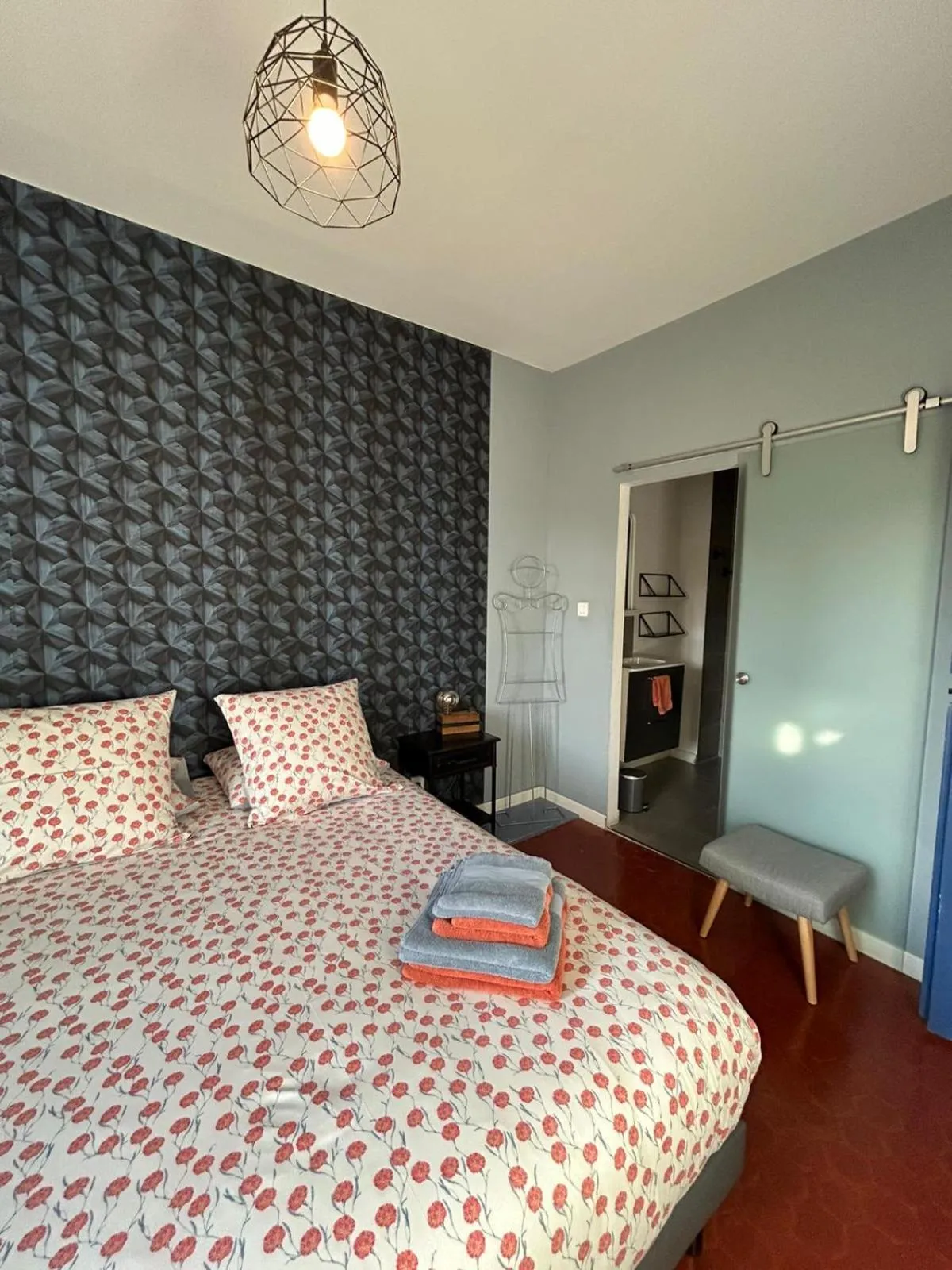 Bathroom, Bed in Effets Personnels