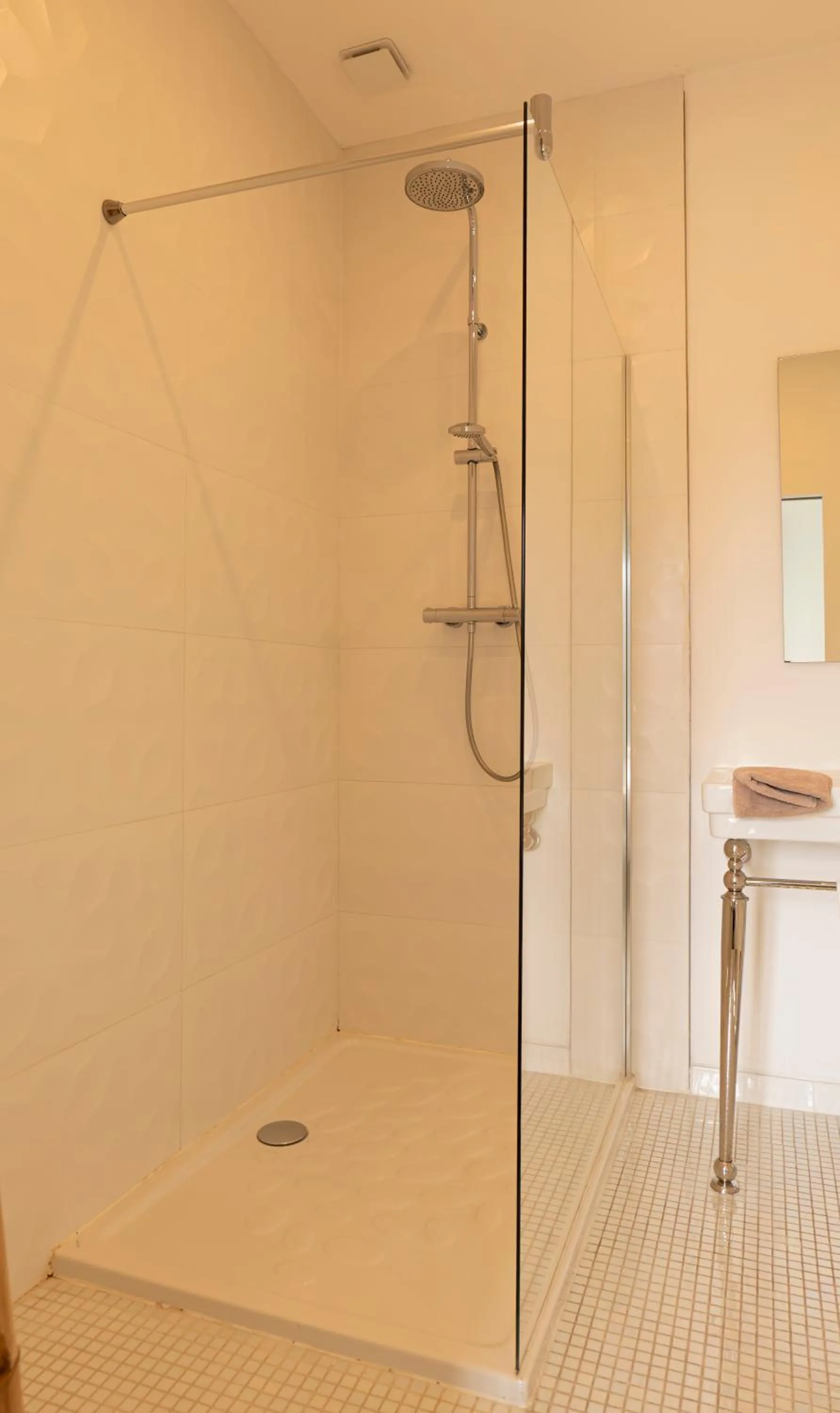 Bathroom in Effets Personnels