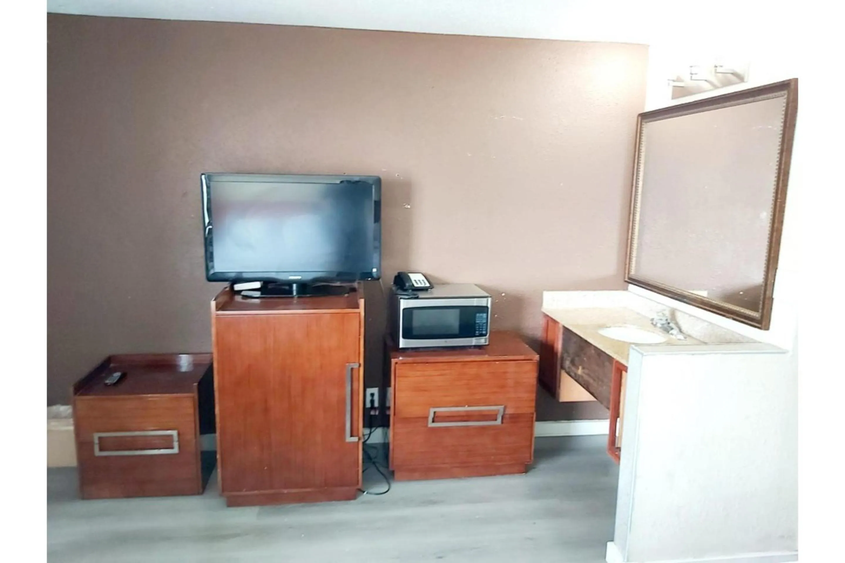 Bedroom in Travel Inn By OYO Omaha