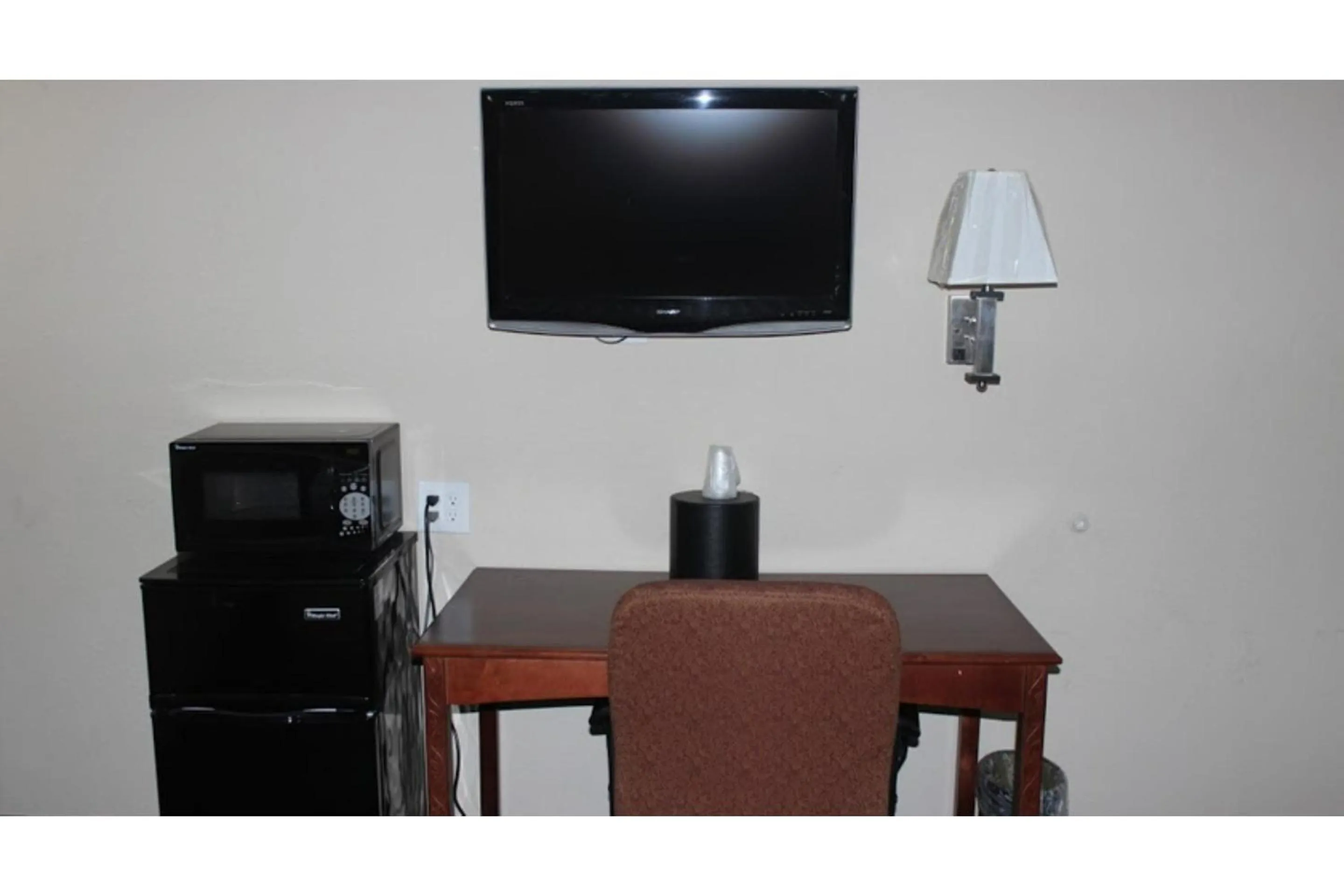 Bedroom in Travel Inn By OYO Omaha