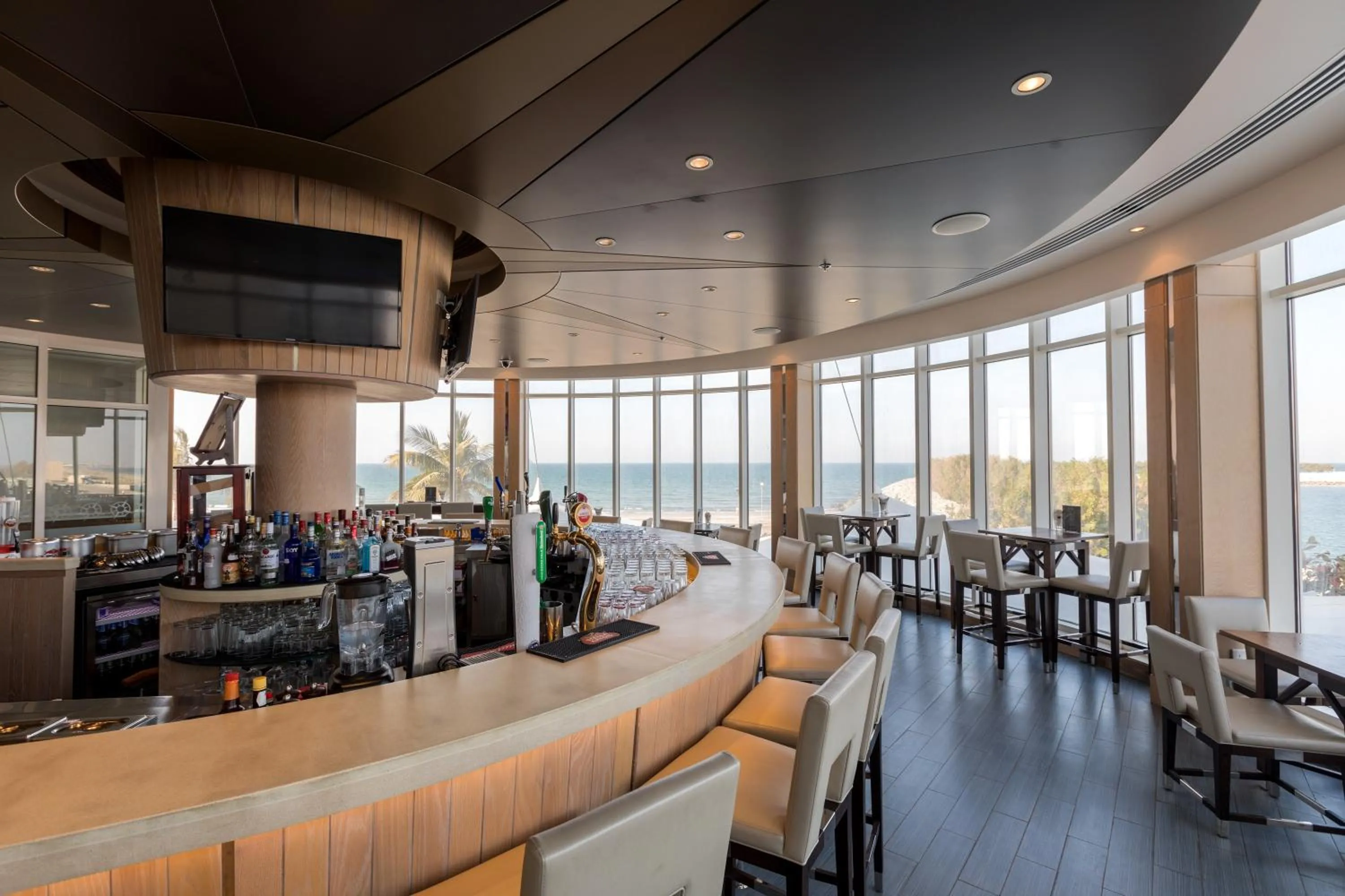 Lounge or bar in Barceló Mussanah Resort, Sultanate of Oman