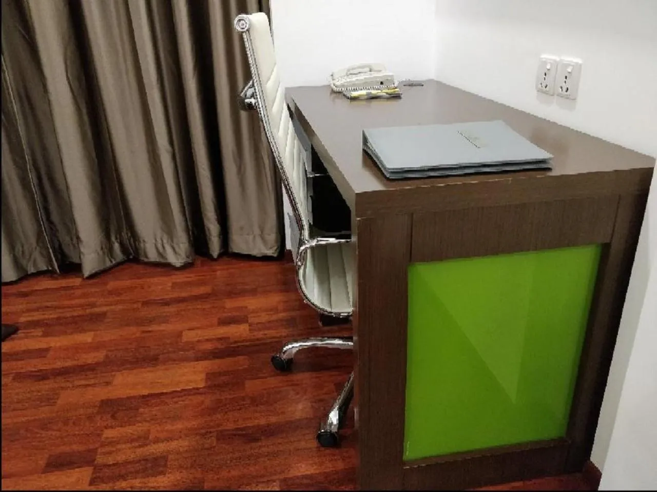 Area and facilities in Lemon Tree Hotel, Banjara Hills, Hyderabad