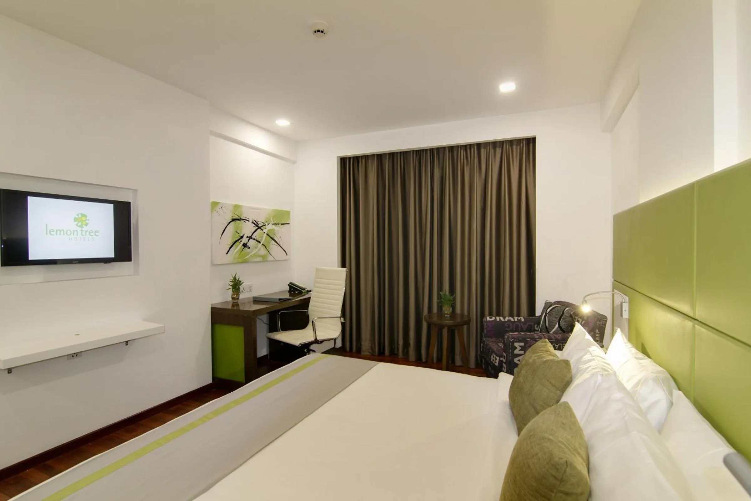 Bed in Lemon Tree Hotel, Banjara Hills, Hyderabad