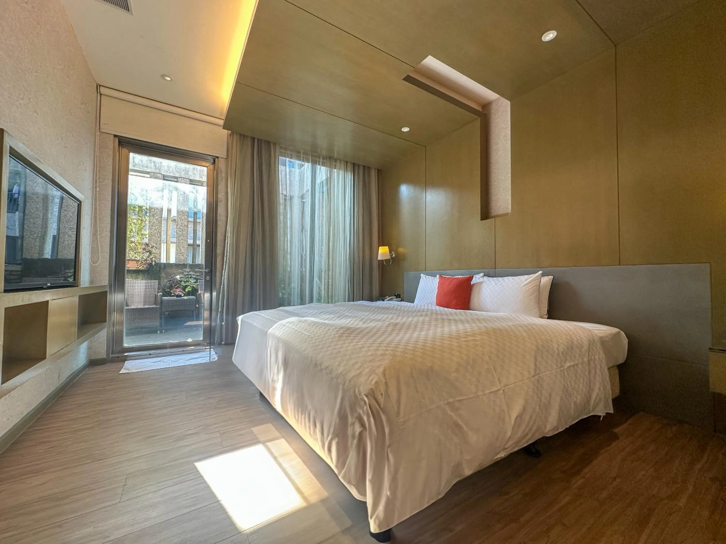 Photo of the whole room, Bed in Norway Forest Tamsui Motel