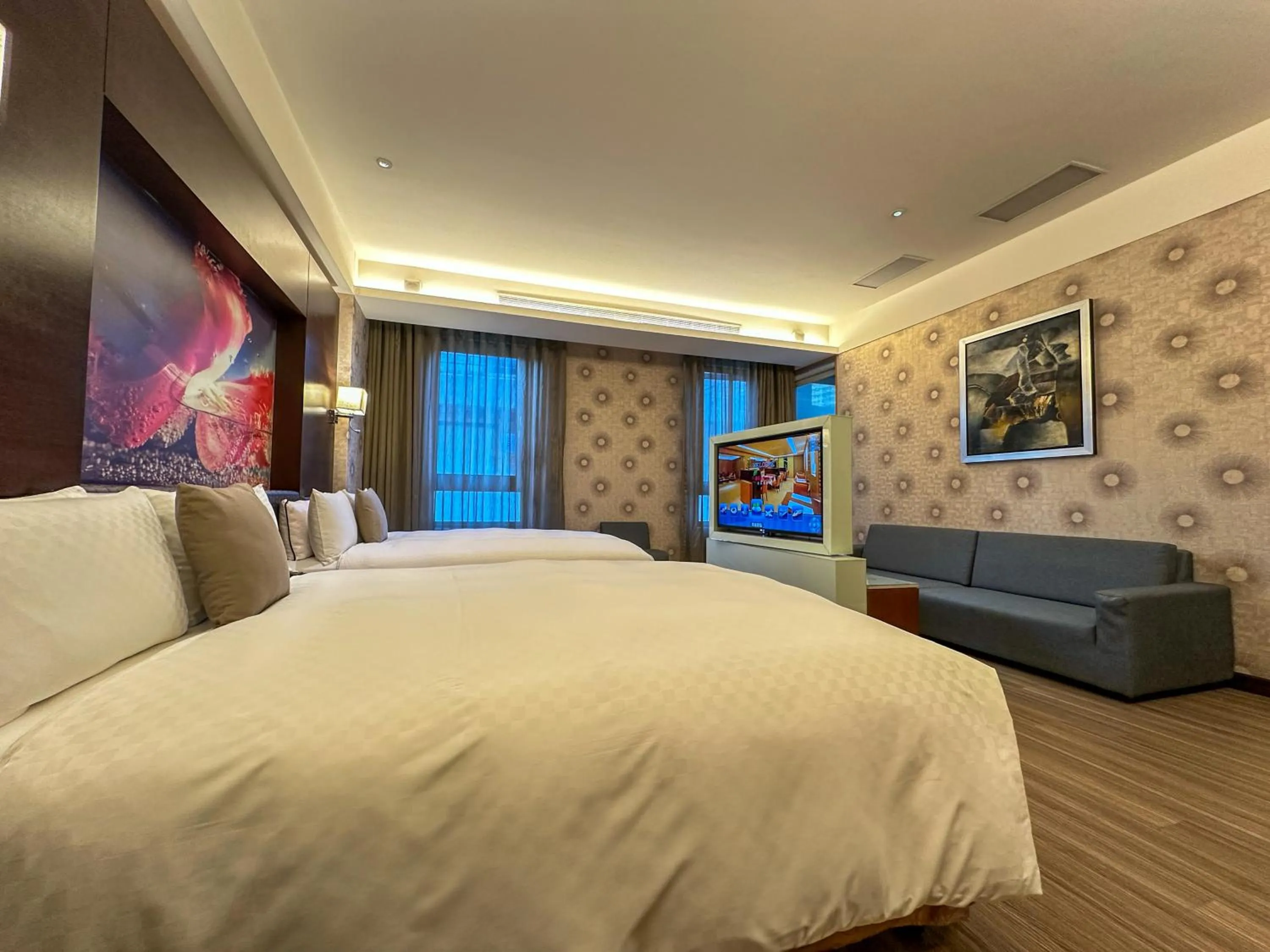 Photo of the whole room, Bed in Norway Forest Tamsui Motel