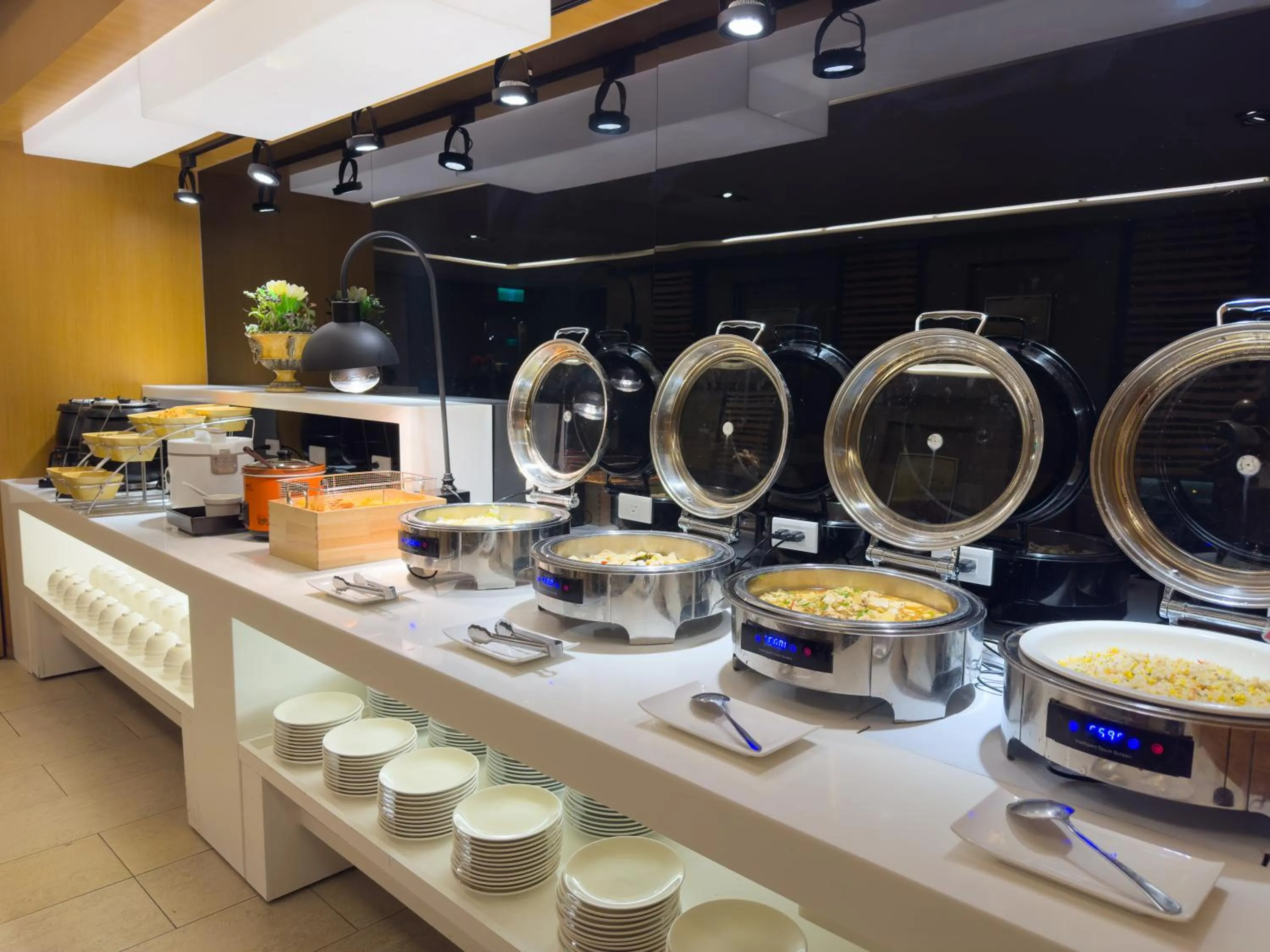 Restaurant/places to eat in Norway Forest Tamsui Motel