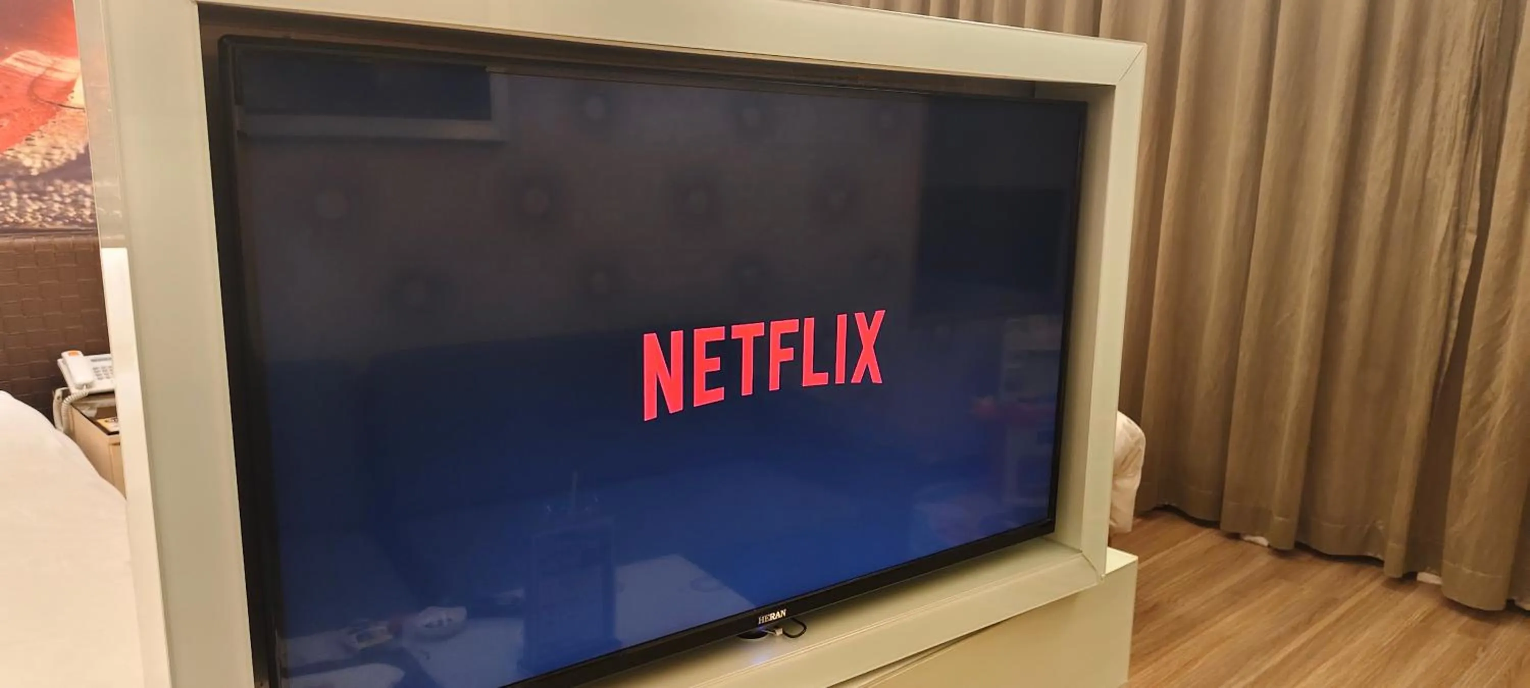 TV and multimedia in Norway Forest Tamsui Motel