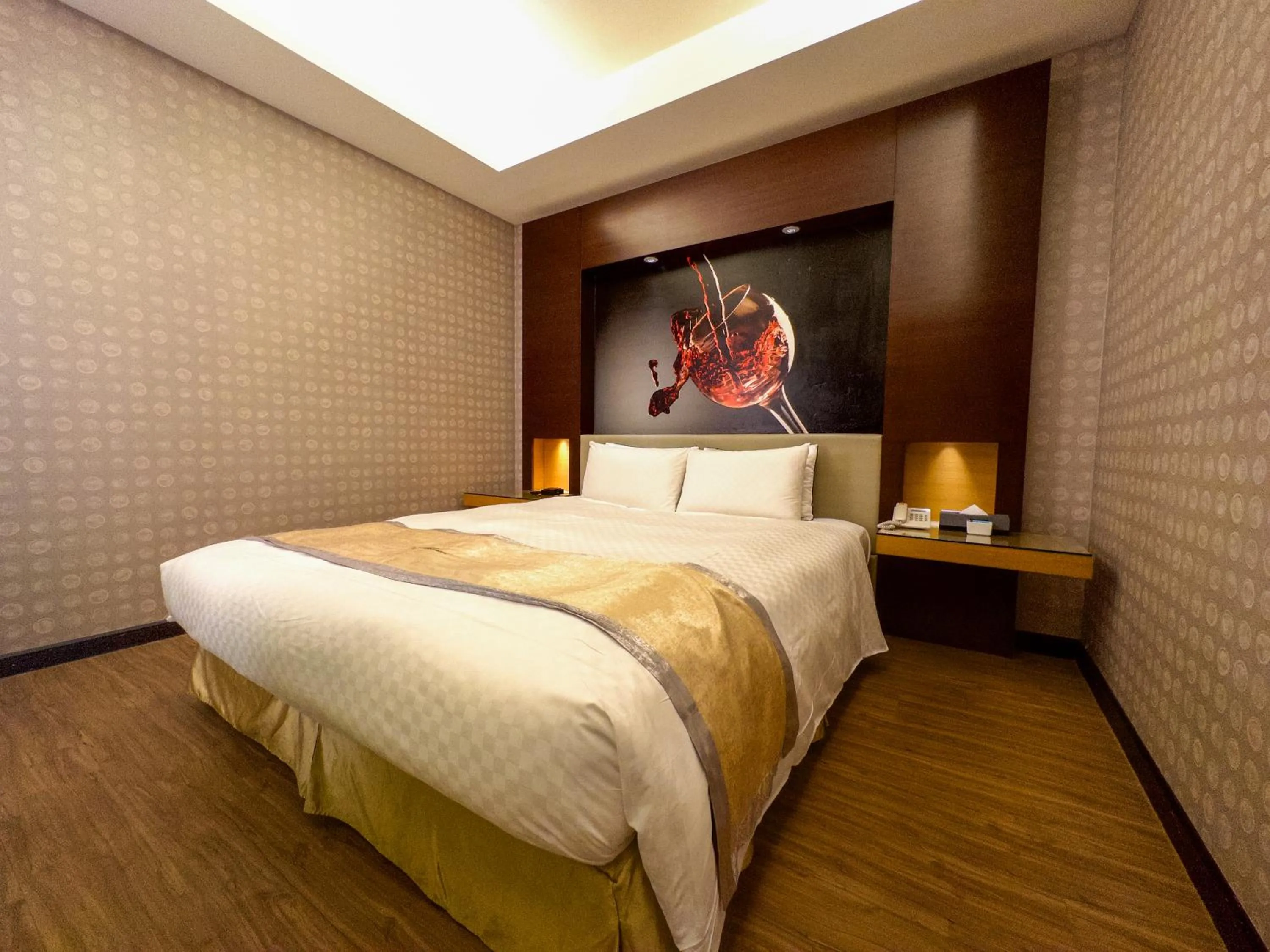 Photo of the whole room, Bed in Norway Forest Tamsui Motel