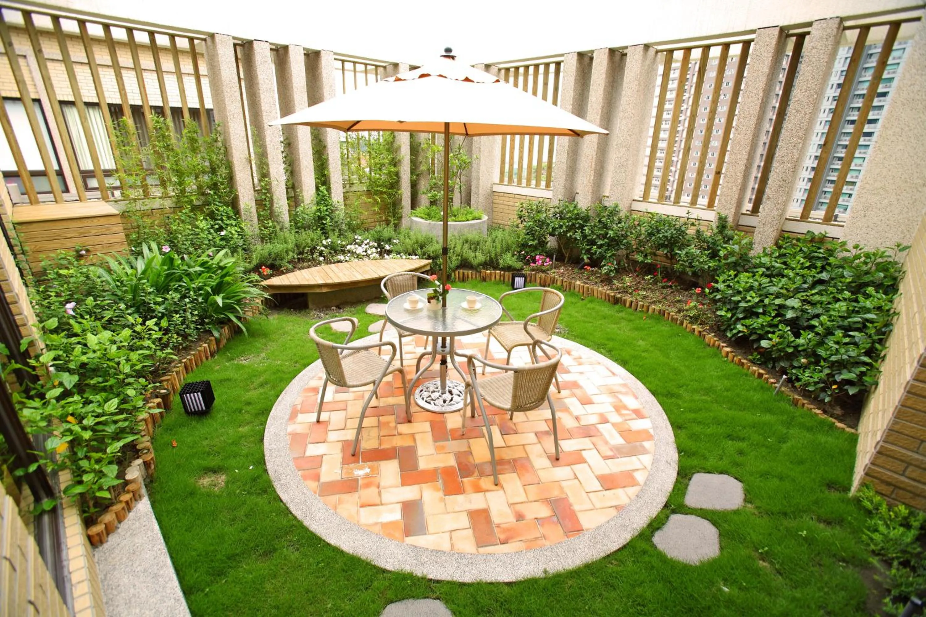 Garden in Norway Forest Tamsui Motel