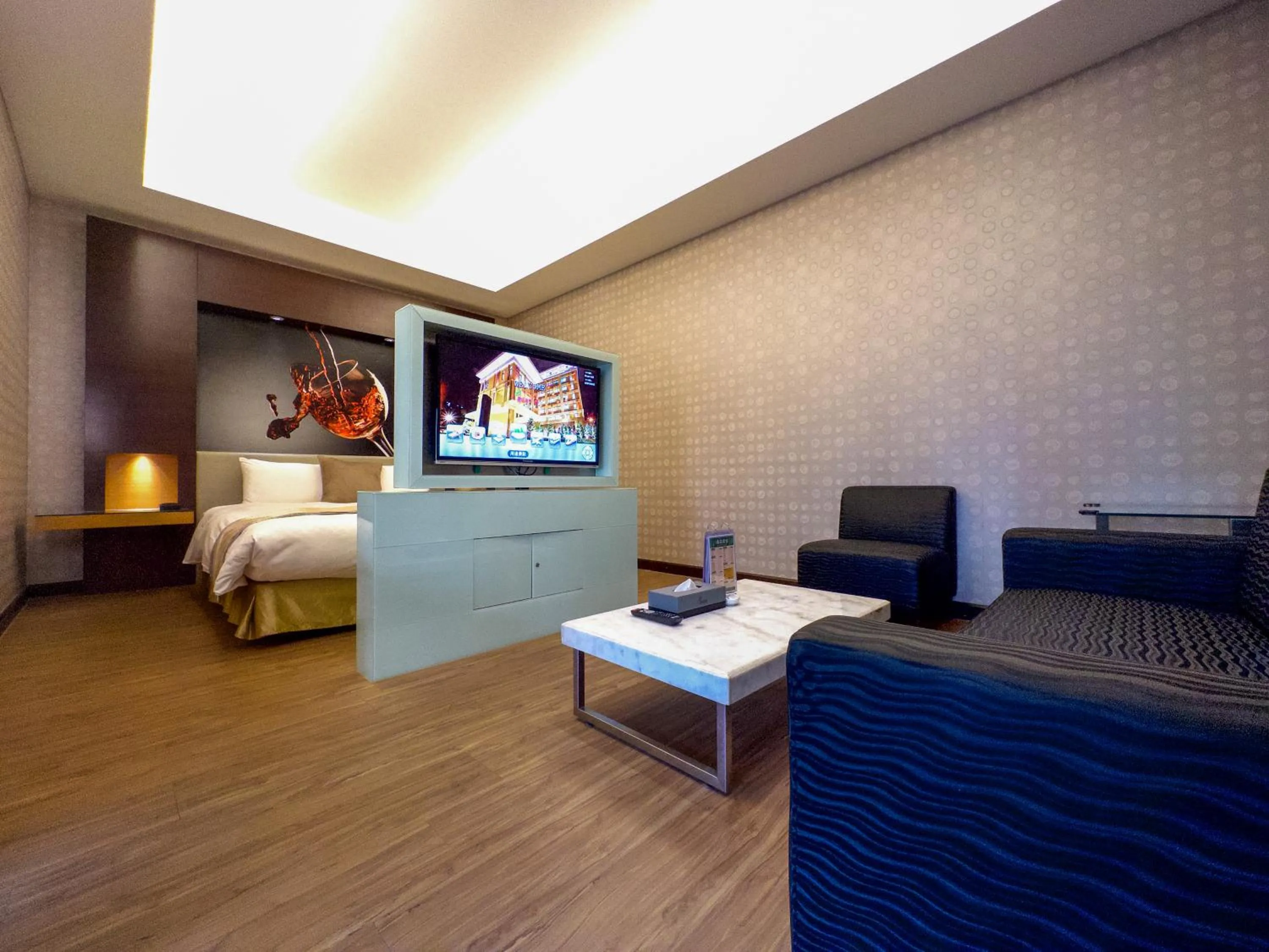 Photo of the whole room, Bed in Norway Forest Tamsui Motel