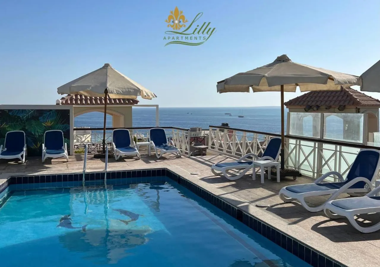 Day in Lilly Apartments