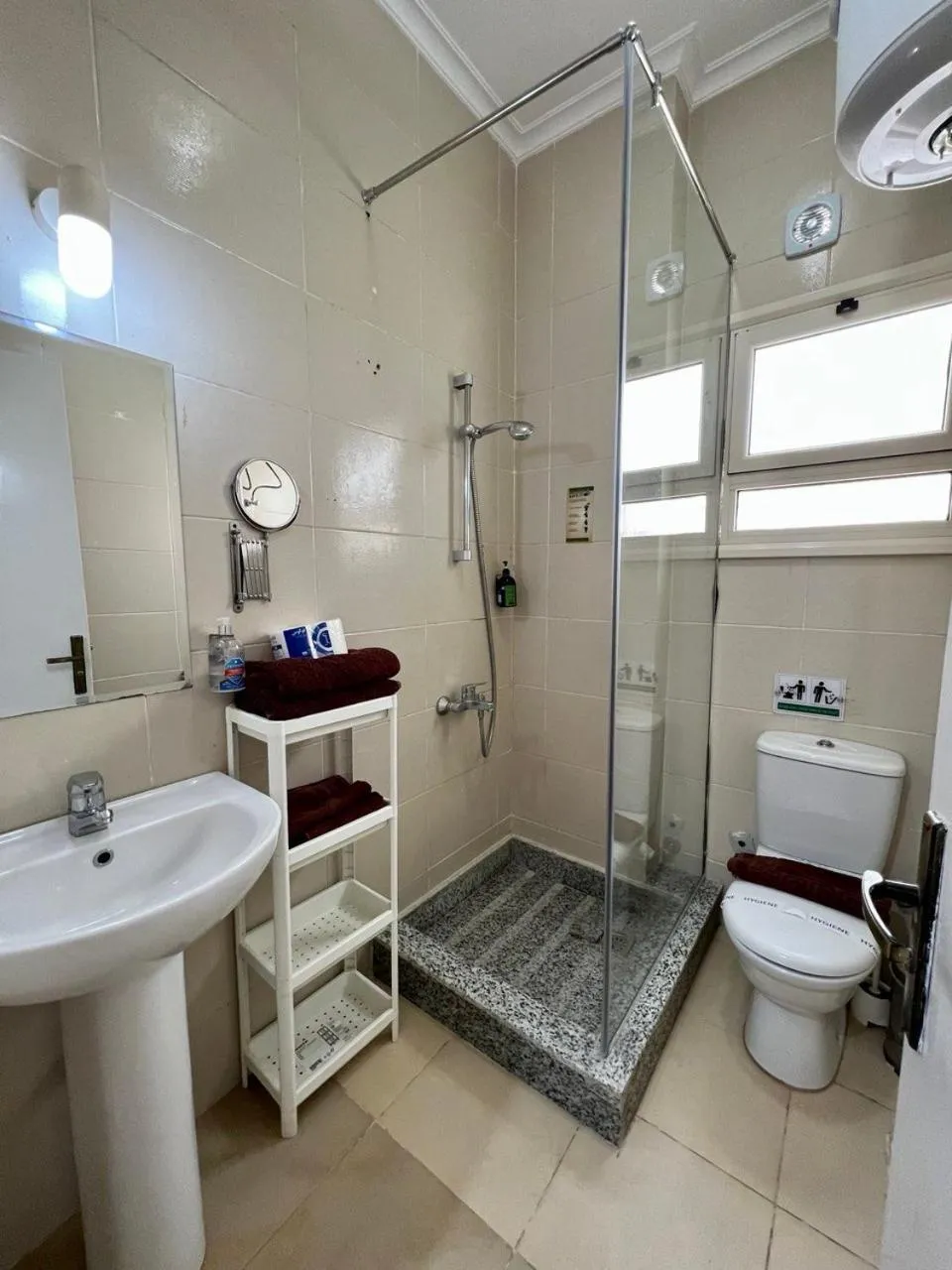 Shower in Lilly Apartments