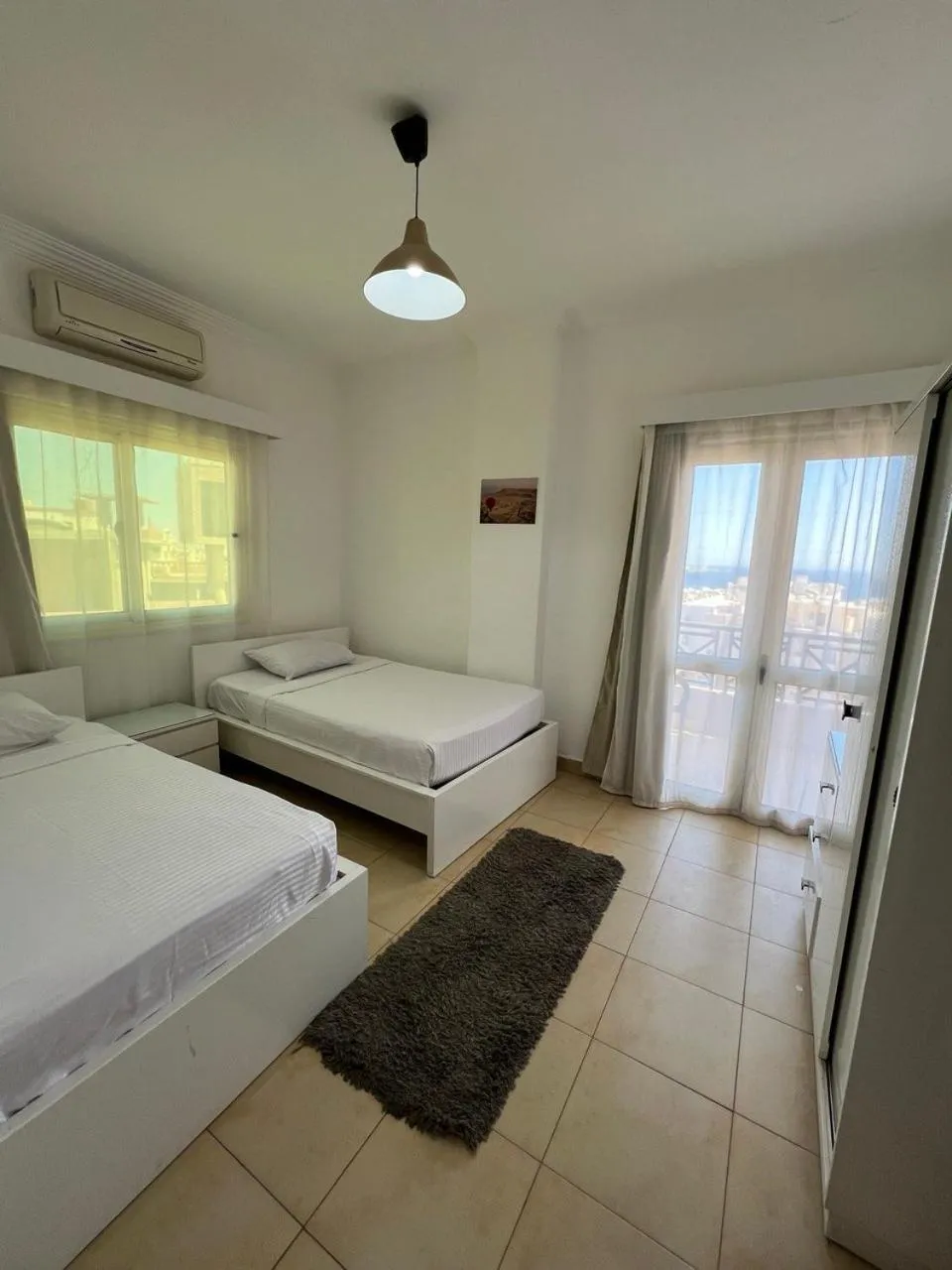 Bed in Lilly Apartments