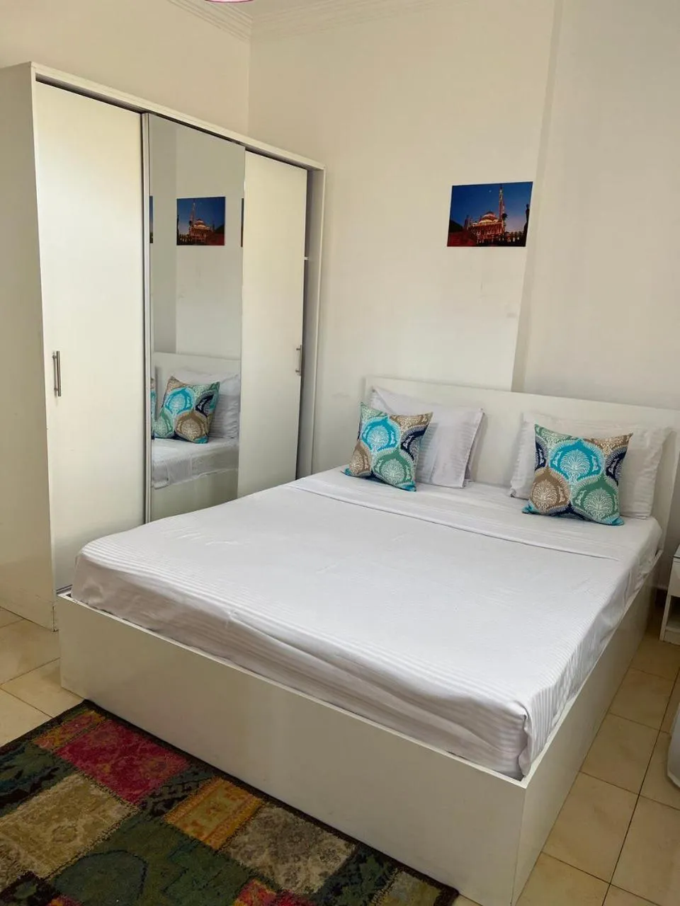 Bed in Lilly Apartments