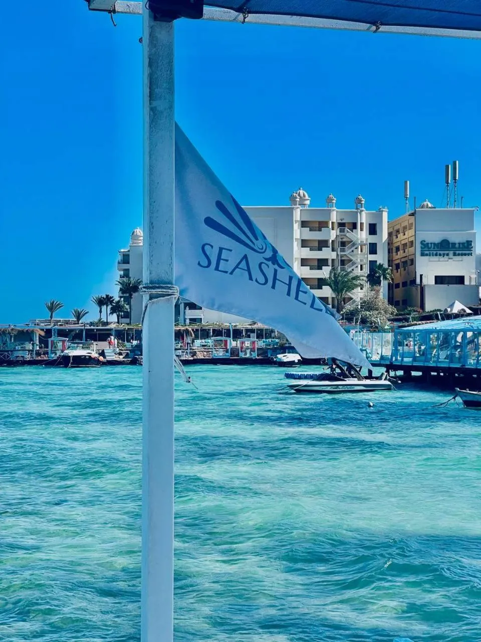 Beach in Lilly Apartments