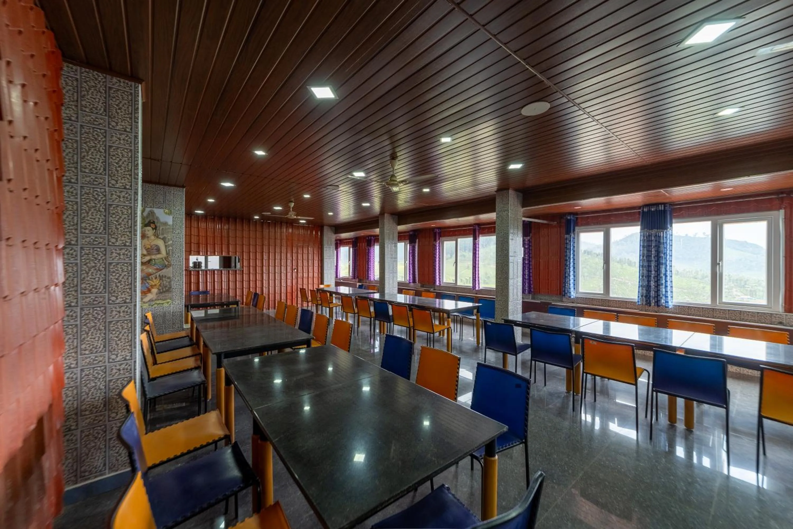 Restaurant/places to eat in Sri Nandha Luxury Comforts