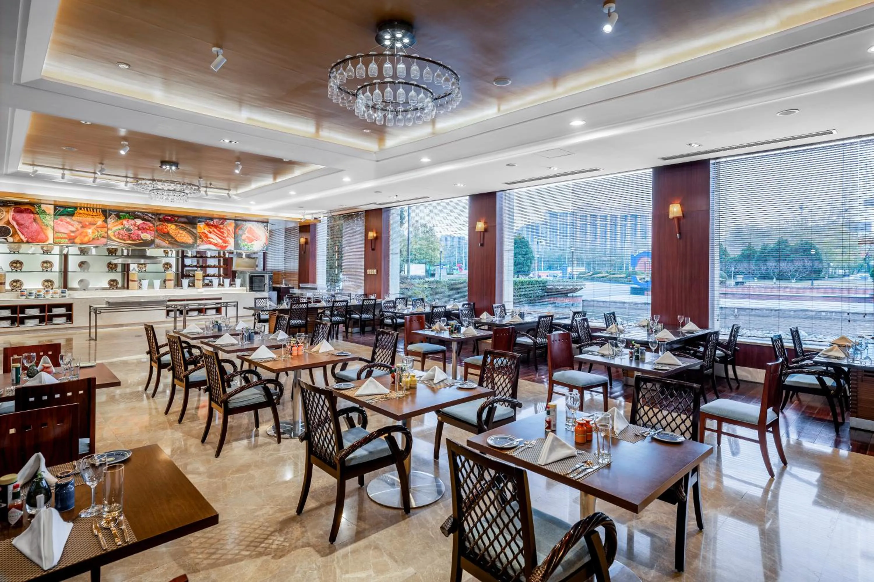 Restaurant/places to eat in Wyndham Beijing North