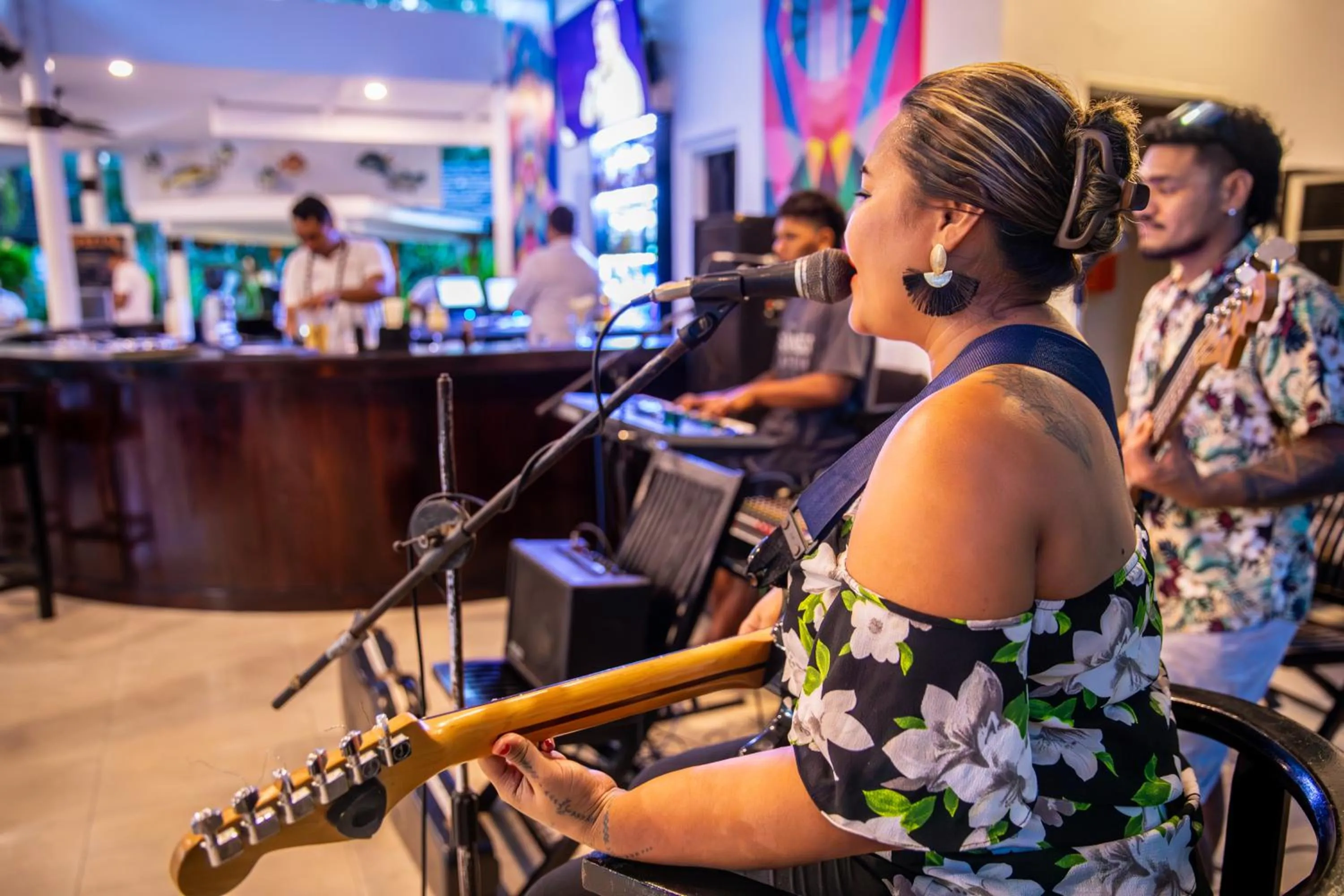 Entertainment in Tanoa Tusitala Hotel