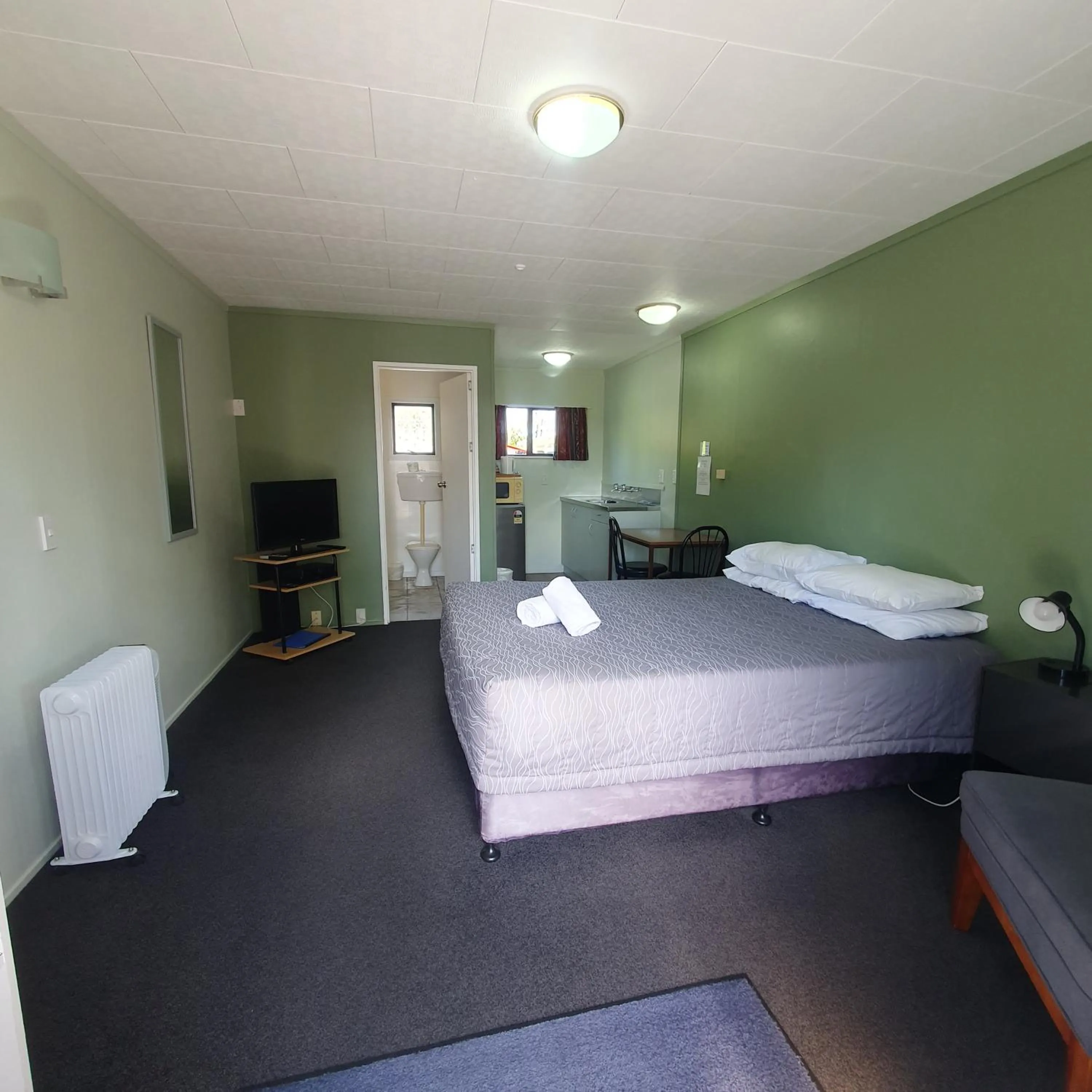 Bed in Ohakune Court Motel