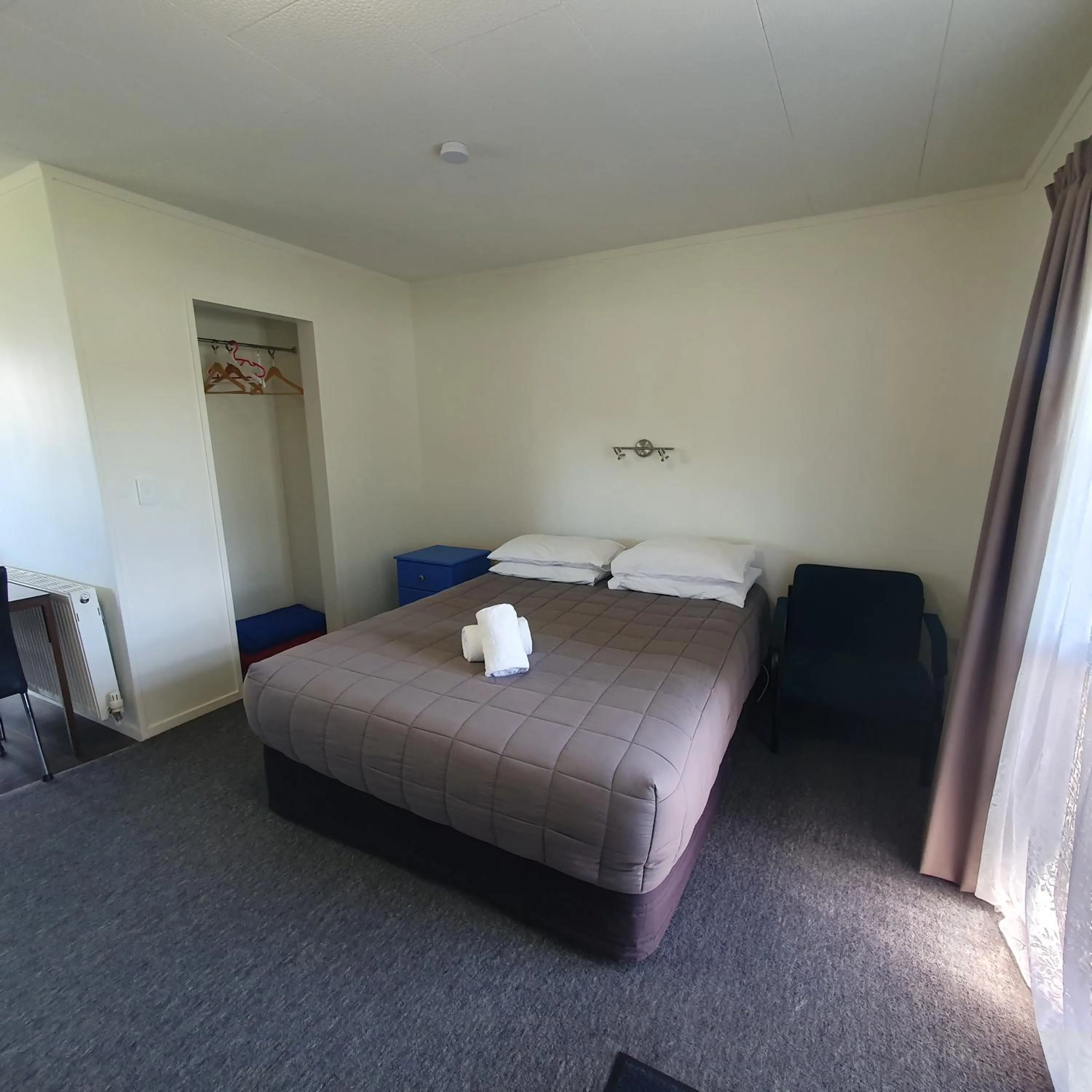 Bed in Ohakune Court Motel