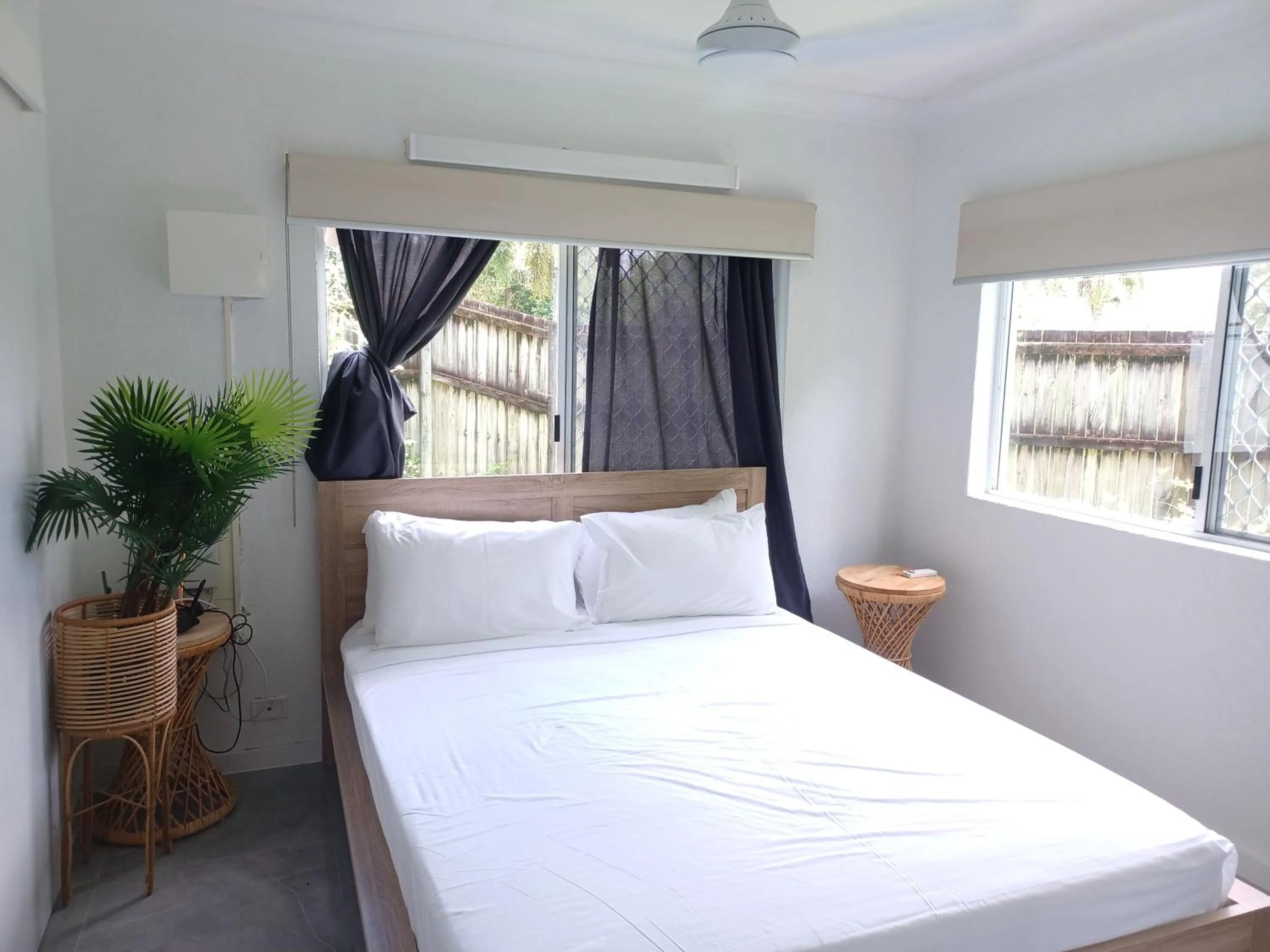 Bed in Coral Reef Apartments