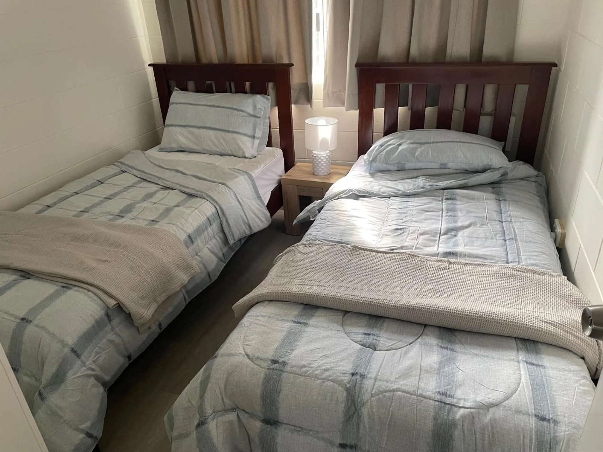 Bed in Coral Reef Apartments