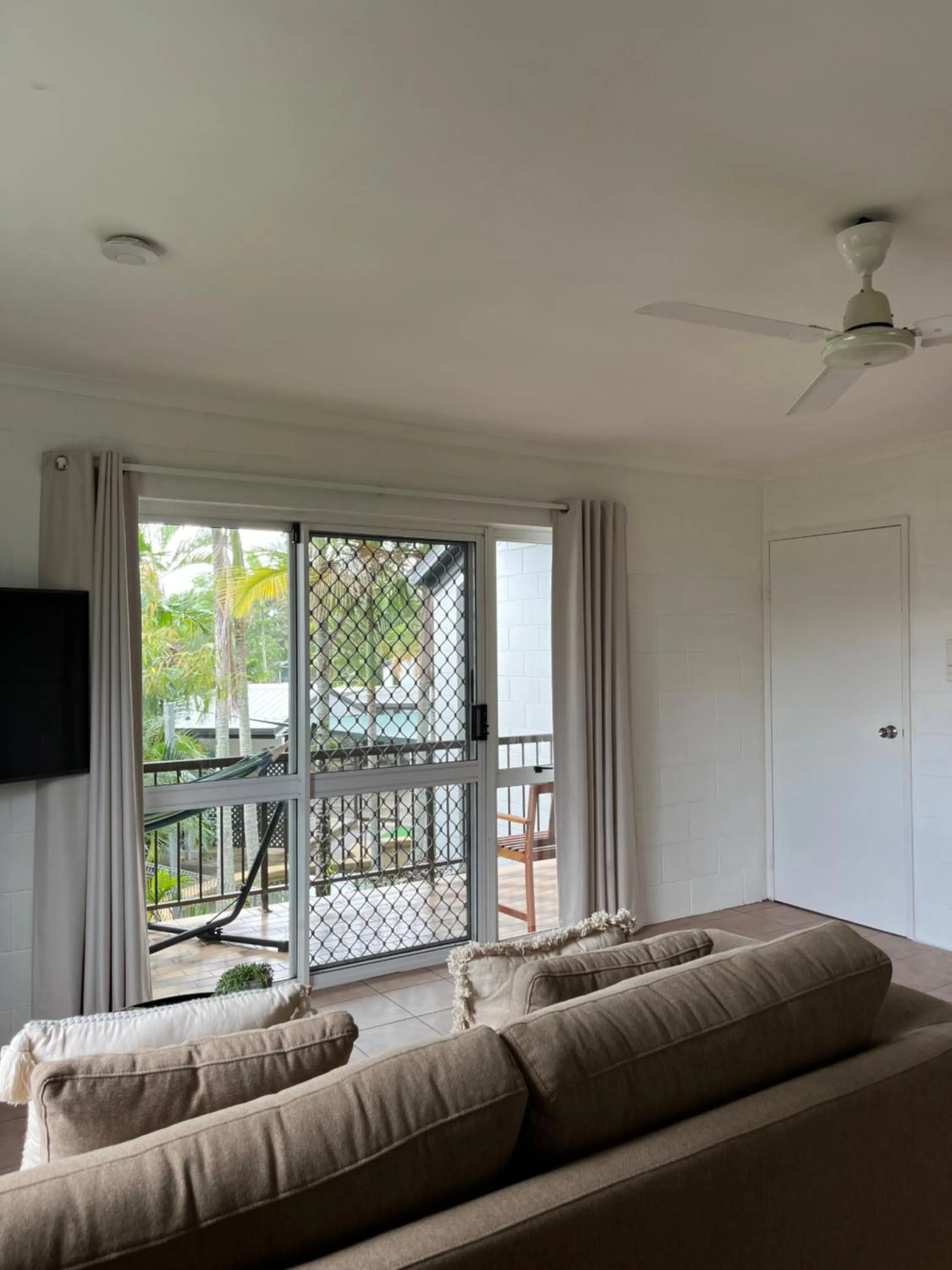 Bed in Coral Reef Apartments