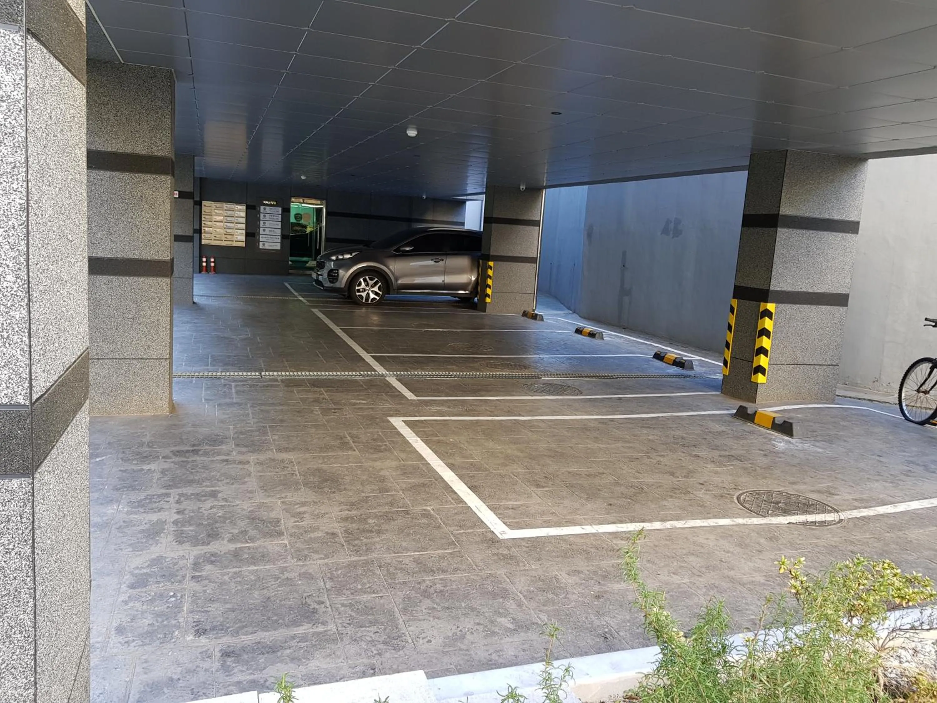 Property building in Maison de Geoje