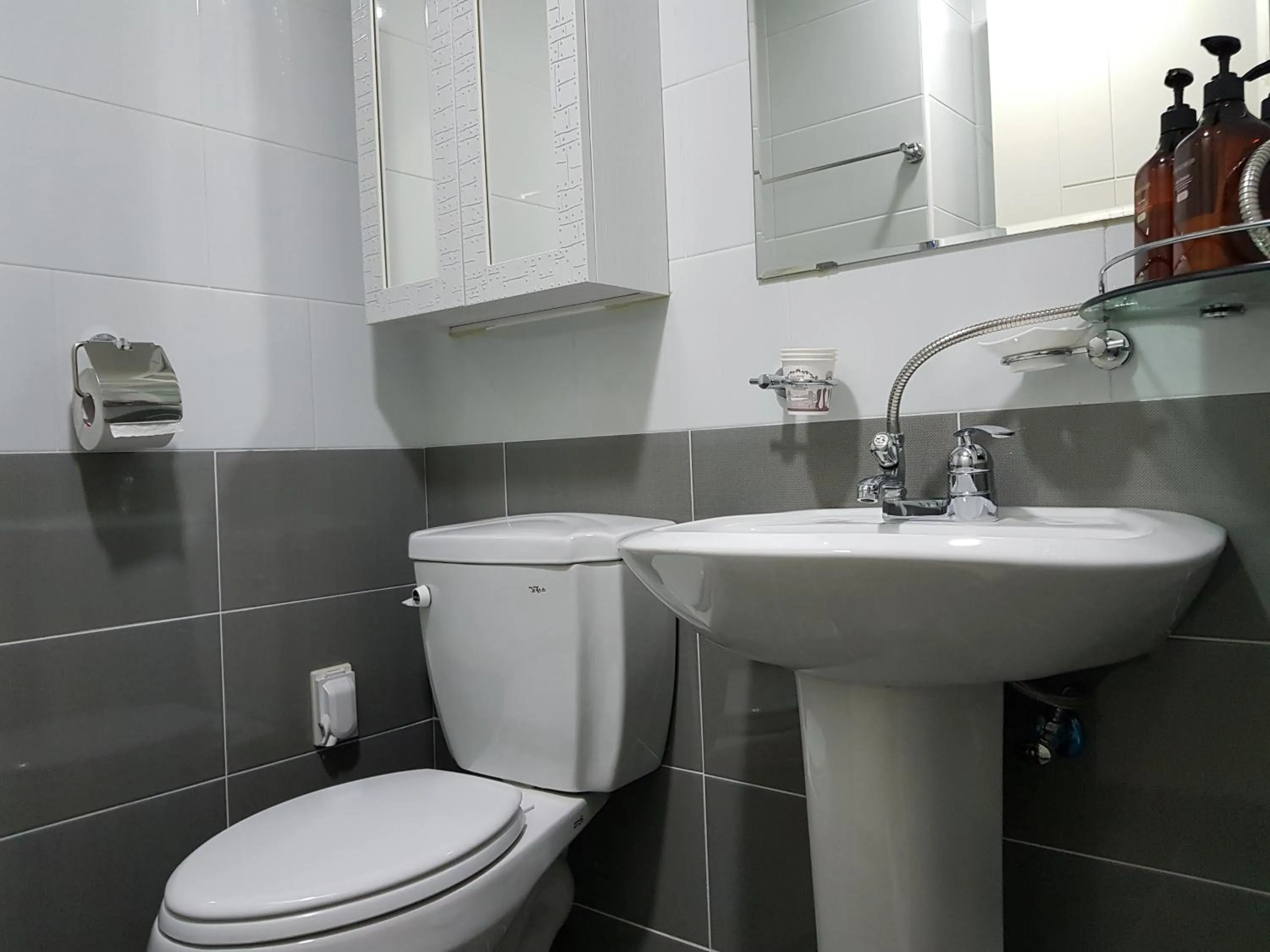 Bathroom in Maison de Geoje