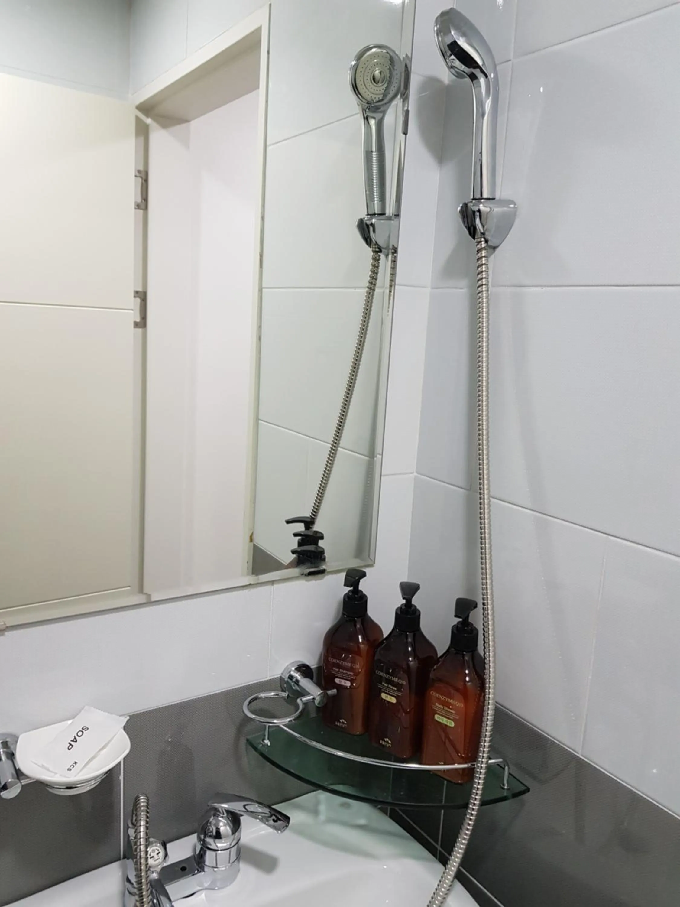 Bathroom in Maison de Geoje