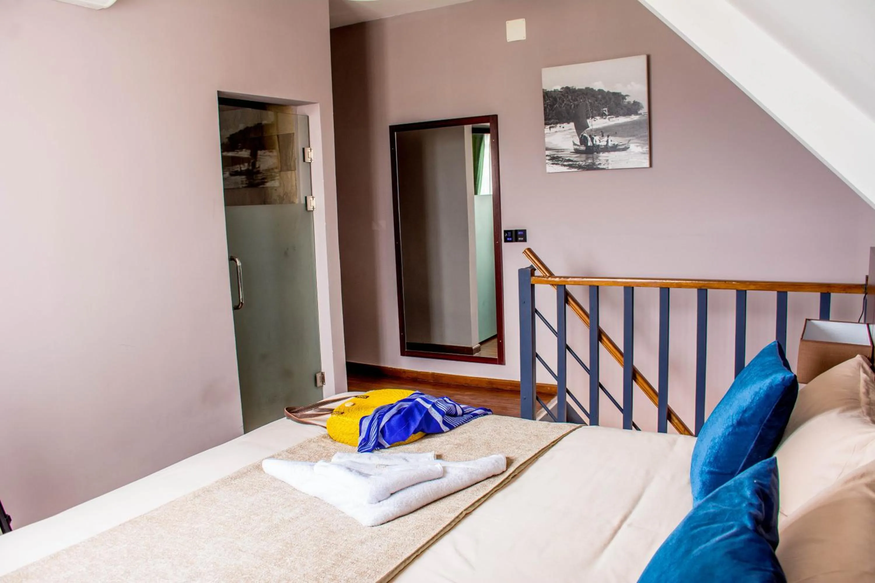 Photo of the whole room, Bed in Havana Resort