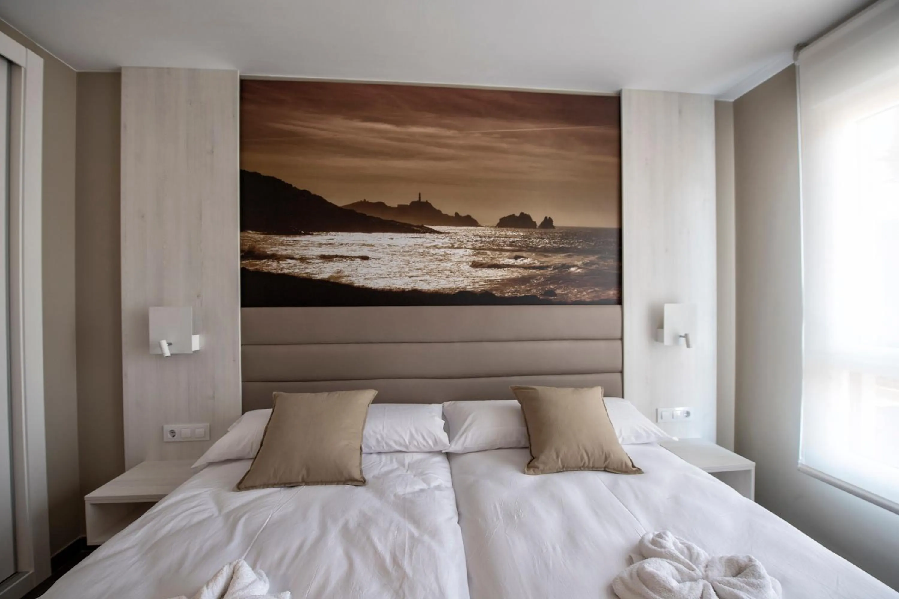 Bedroom, Bed in Apartamentos VIDA Mar de Laxe