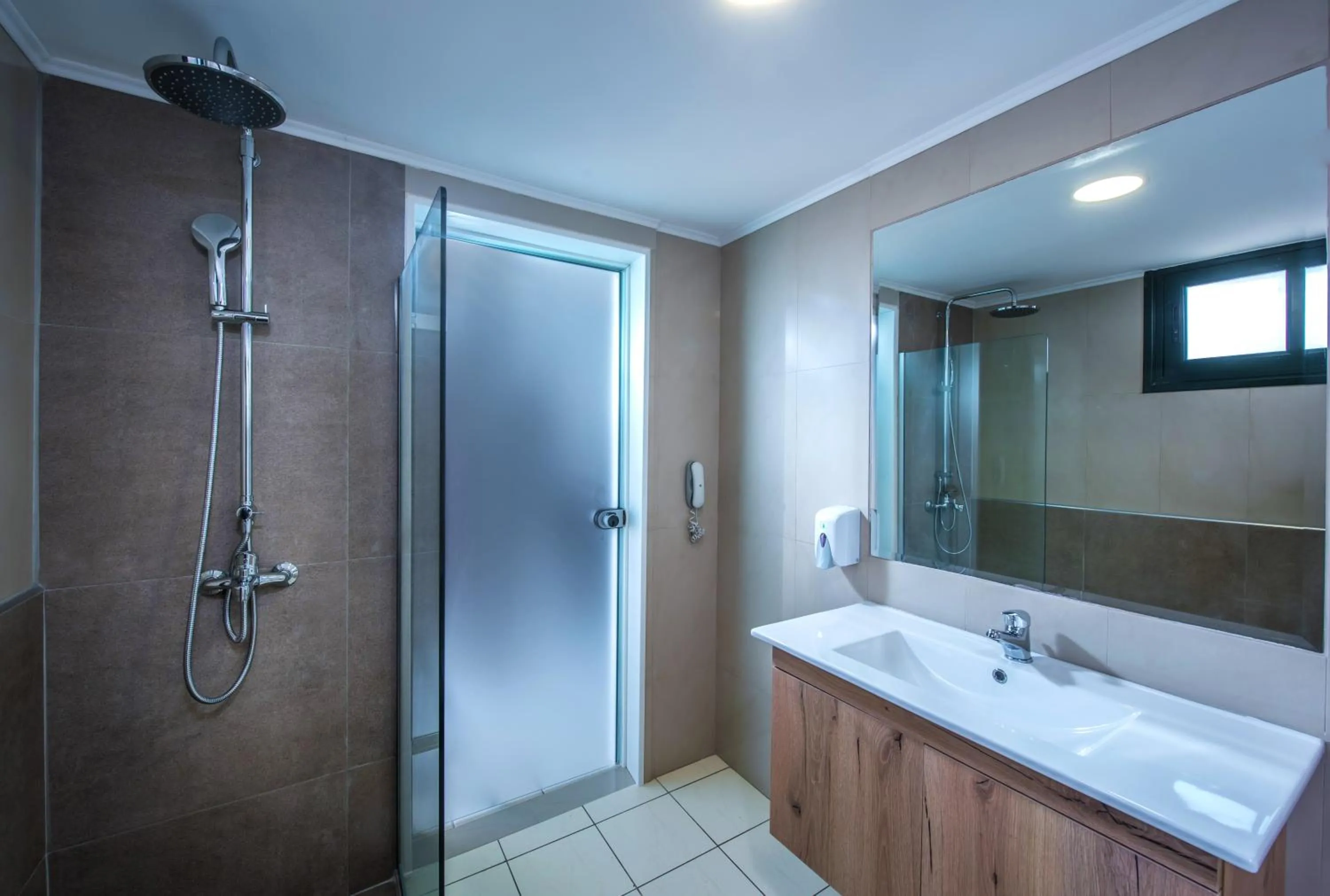 Bathroom in Gouves Waterpark Holiday Resort