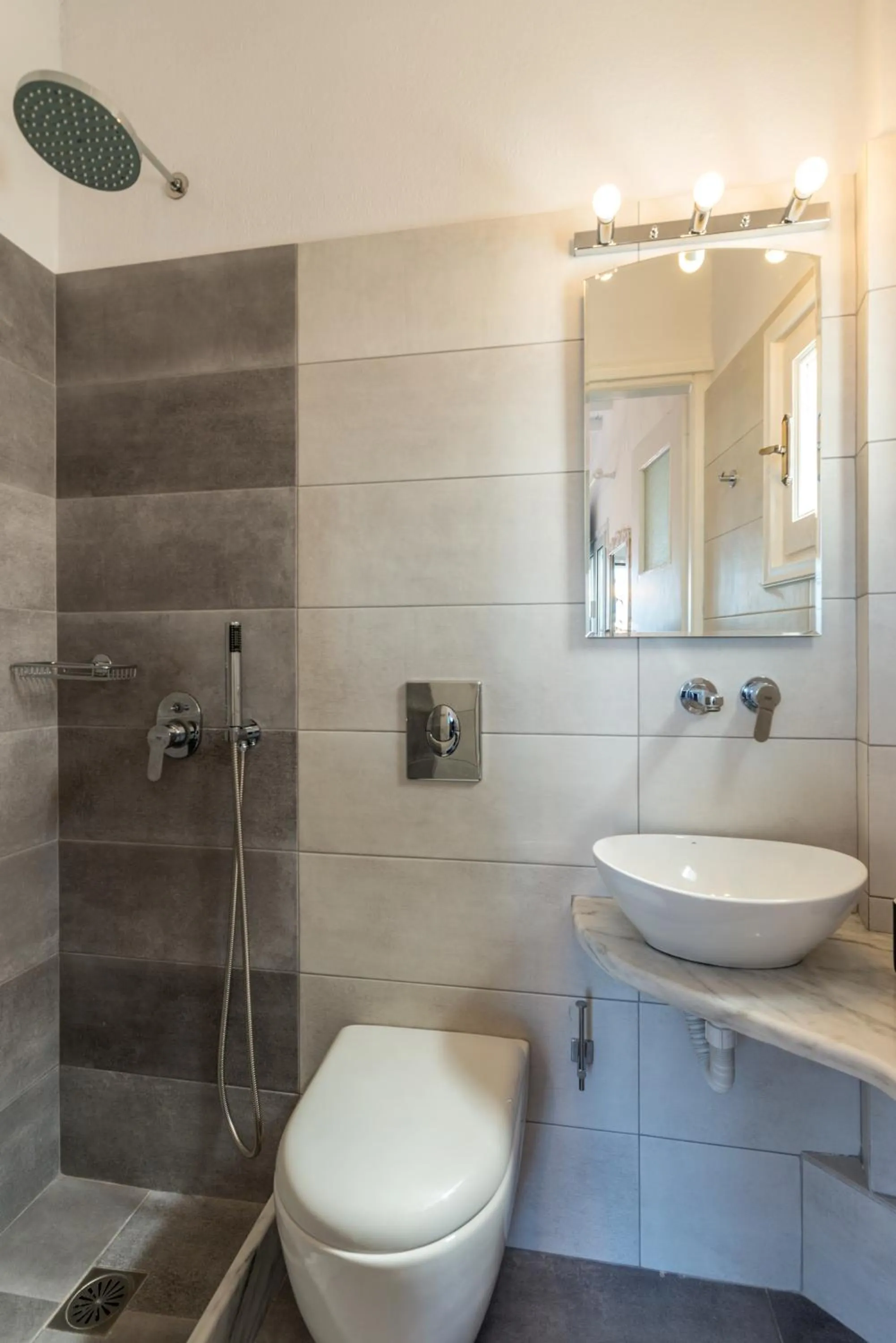 Bathroom in Orpheas Rooms