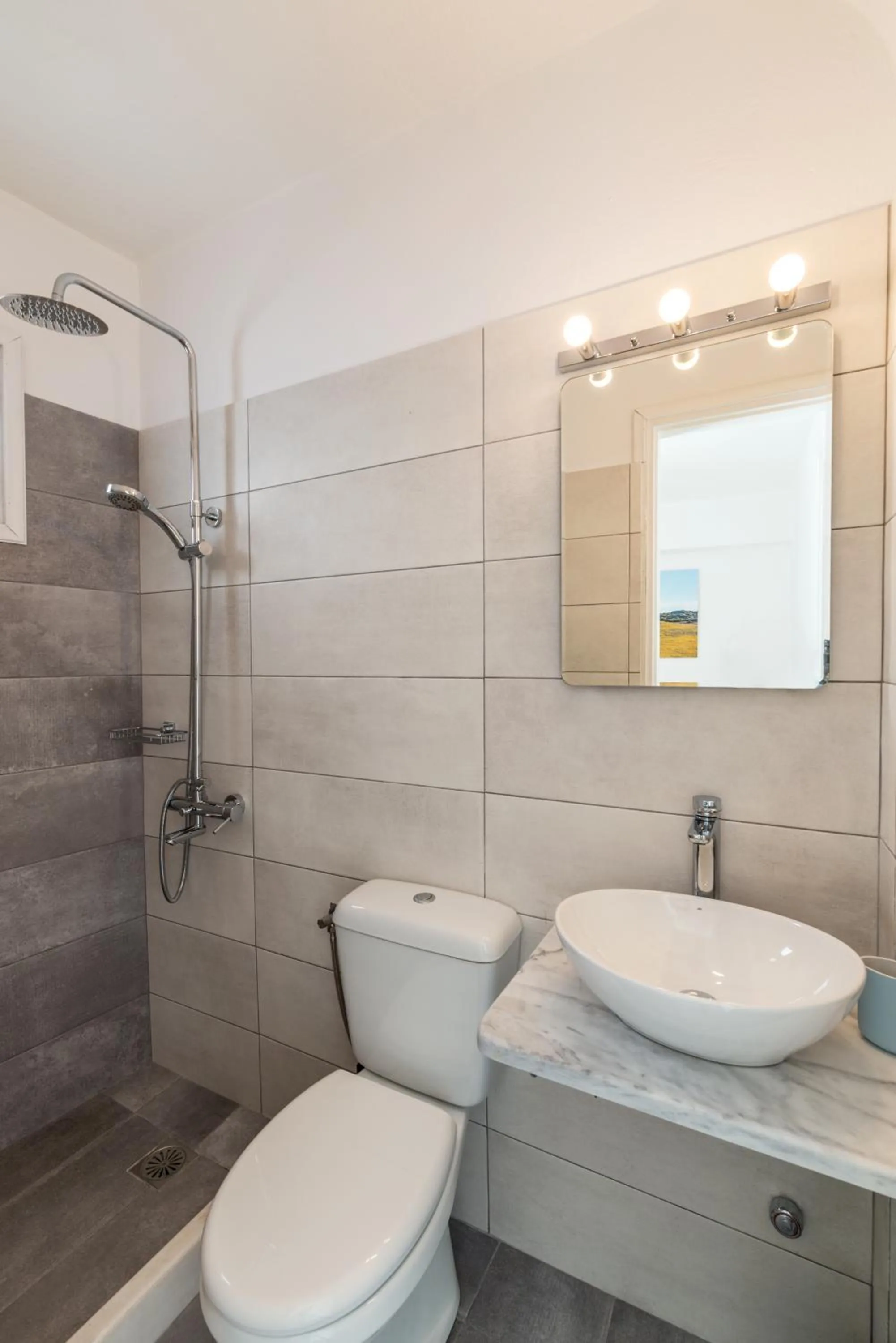 Toilet in Orpheas Rooms