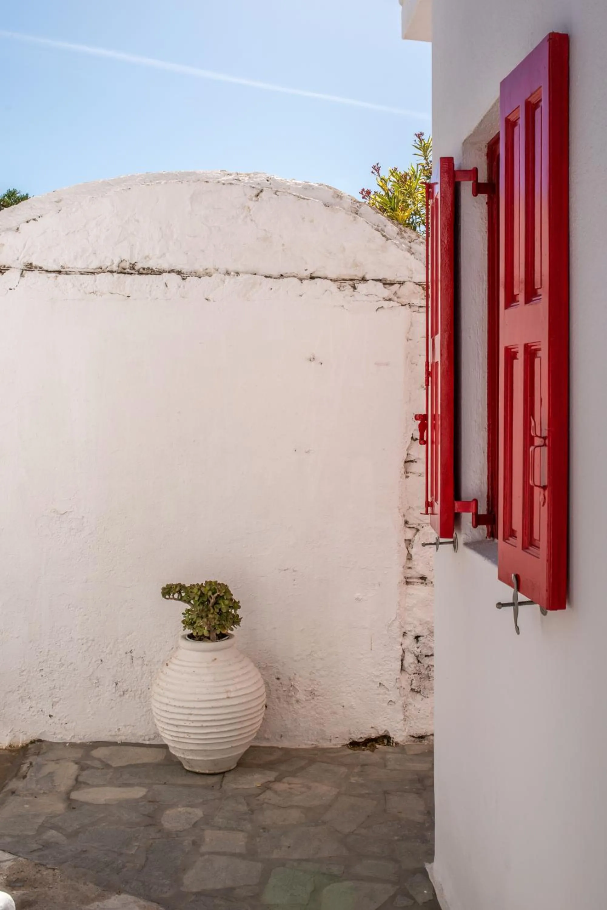 Area and facilities in Orpheas Rooms