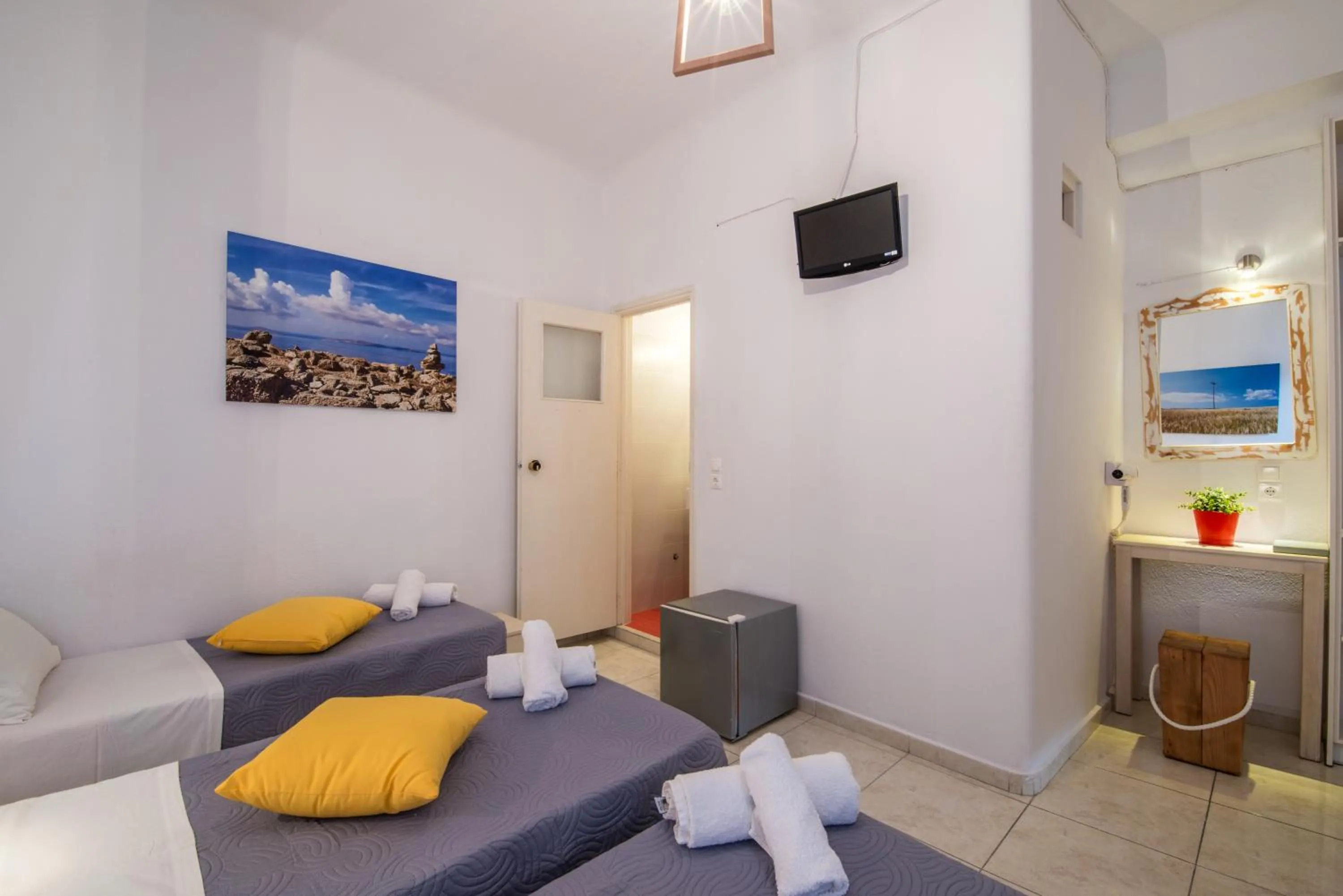 Photo of the whole room, Bed in Orpheas Rooms