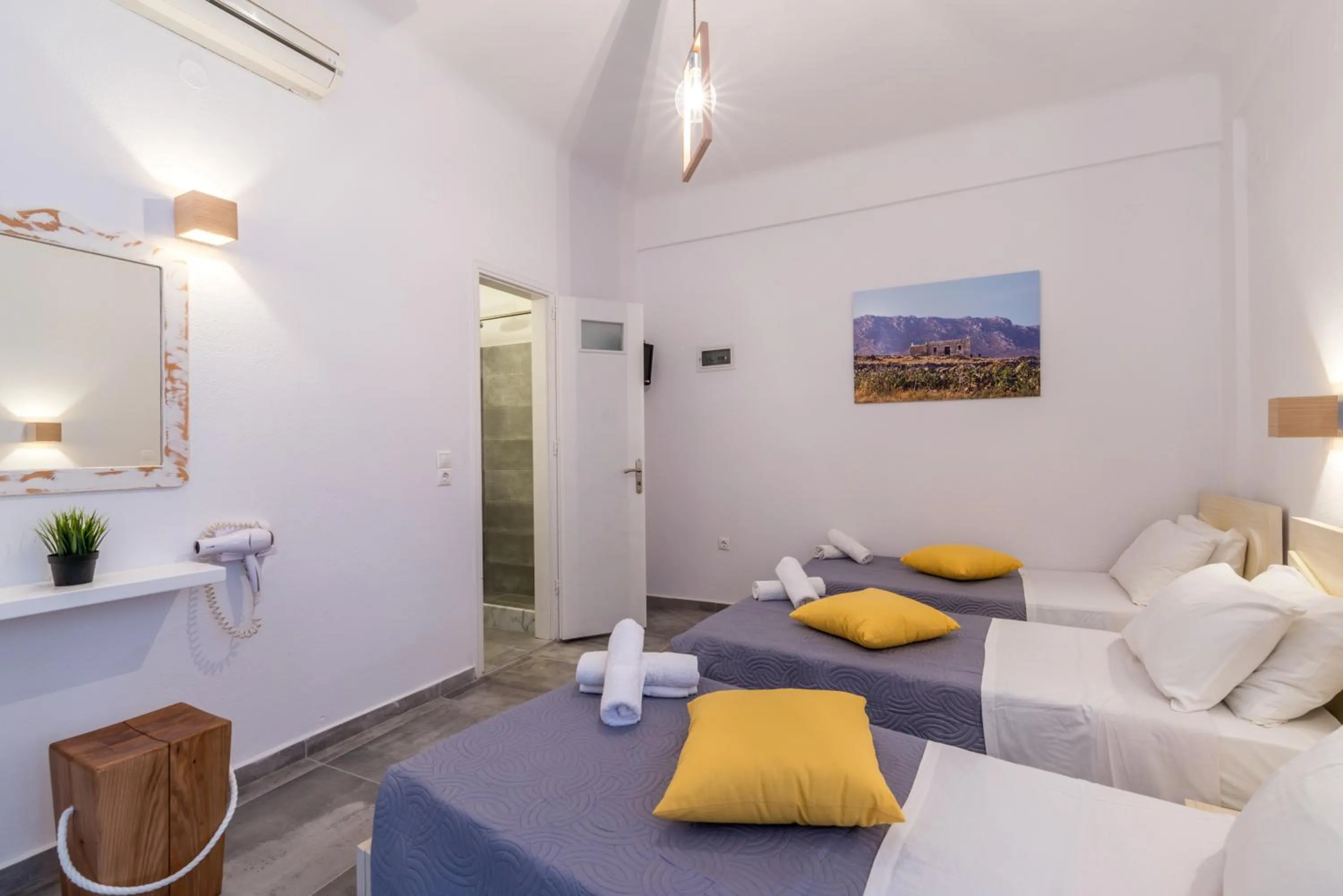 Photo of the whole room, Bed in Orpheas Rooms