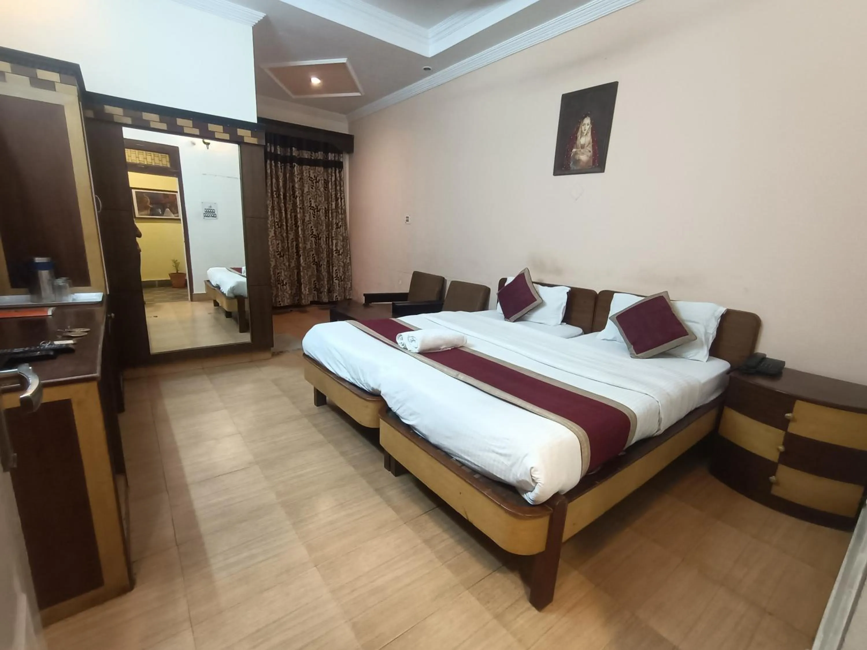 Bed in Hotel Midtown