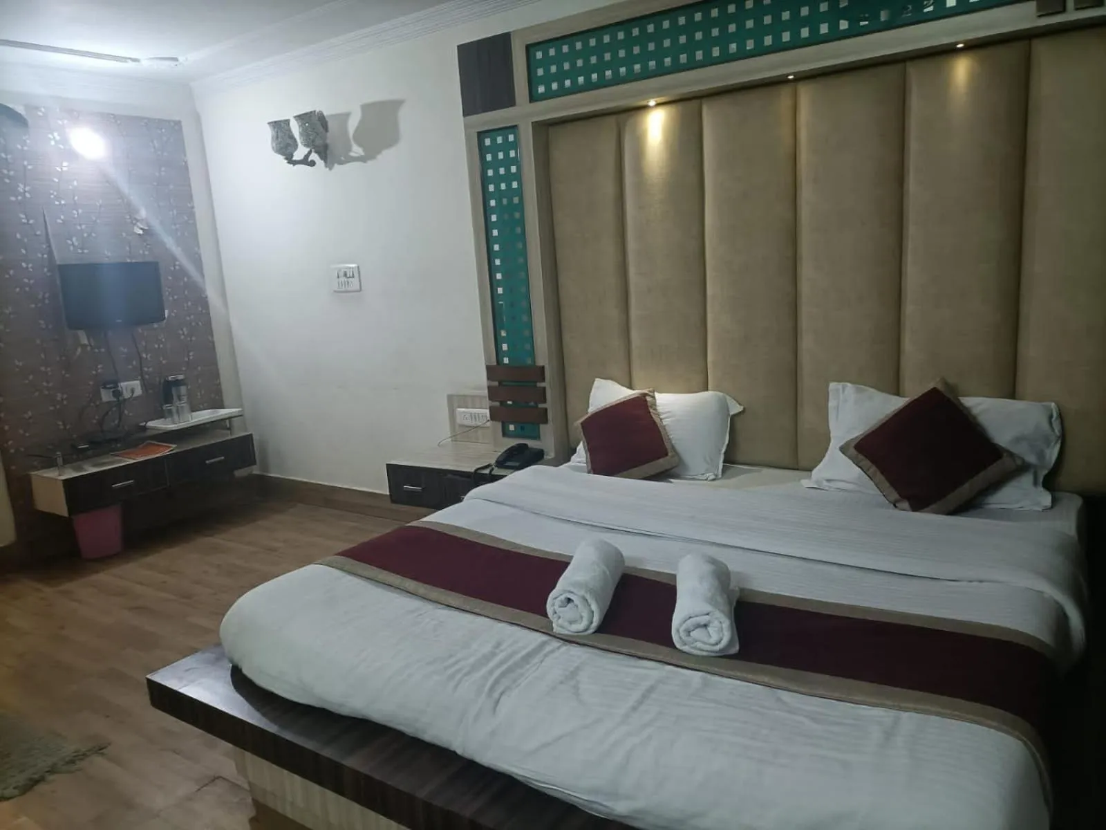 Bed in Hotel Midtown