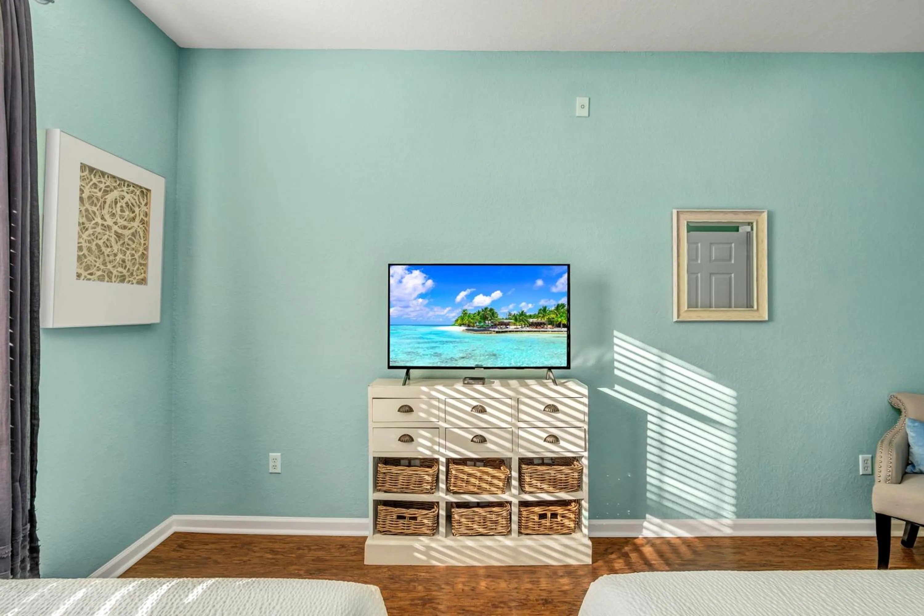 Bed in Newly Updated Condo w Scenic Resort View