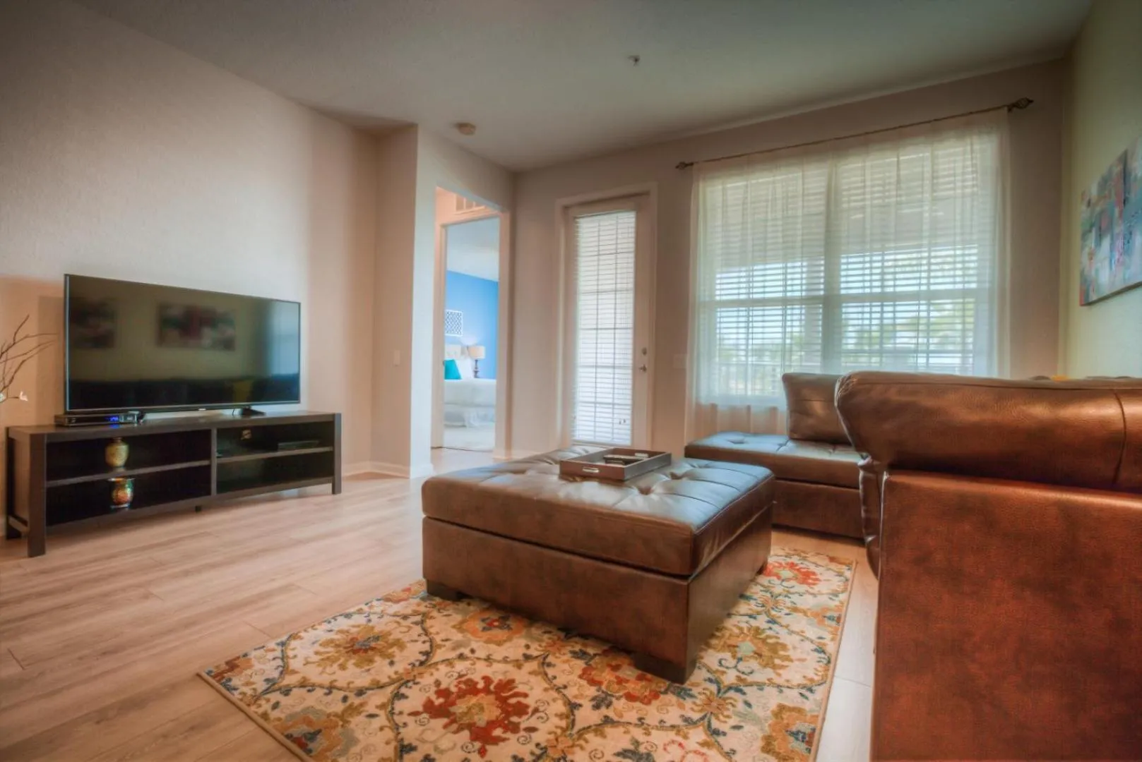 Beautiful LAKEVIEW Deluxe Condo Near Theme Parks