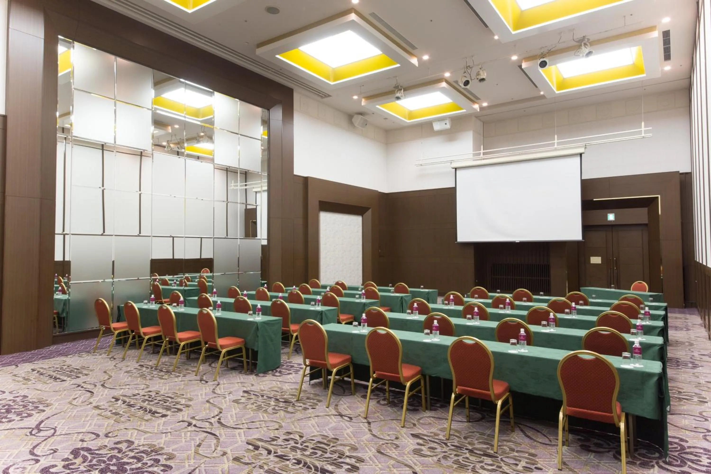 Meeting/conference room in ANA Crowne Plaza Yonago by IHG