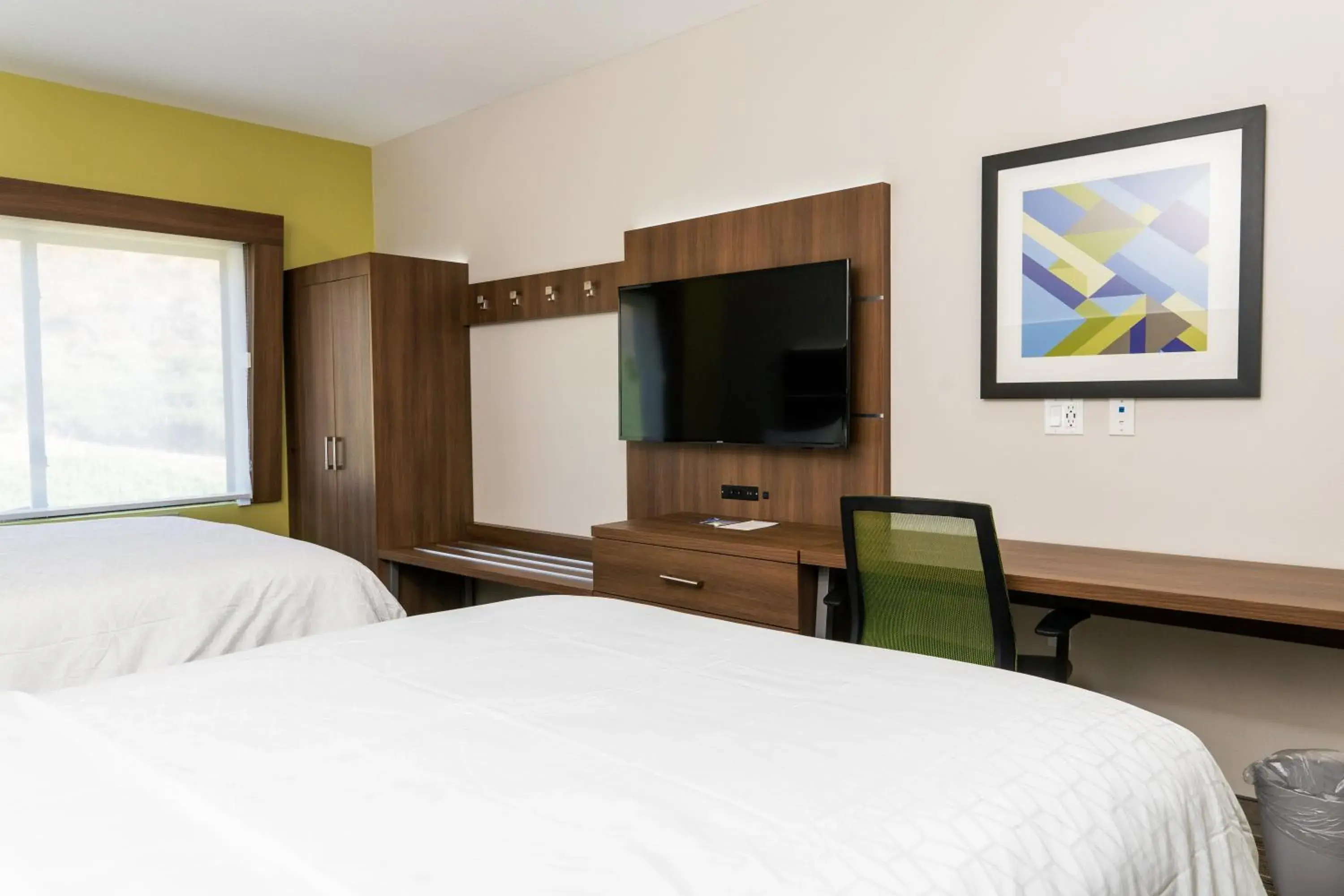 Standard Queen Room with Two Queen Beds - Communications and Mobility Accessible in Holiday Inn Express & Suites Lubbock Central - Univ Area by IHG Standard Queen Room with Two Queen Beds - Communications and Mobility Accessible in Holiday Inn Express & Suites Lubbock Central - Univ Area by IHG