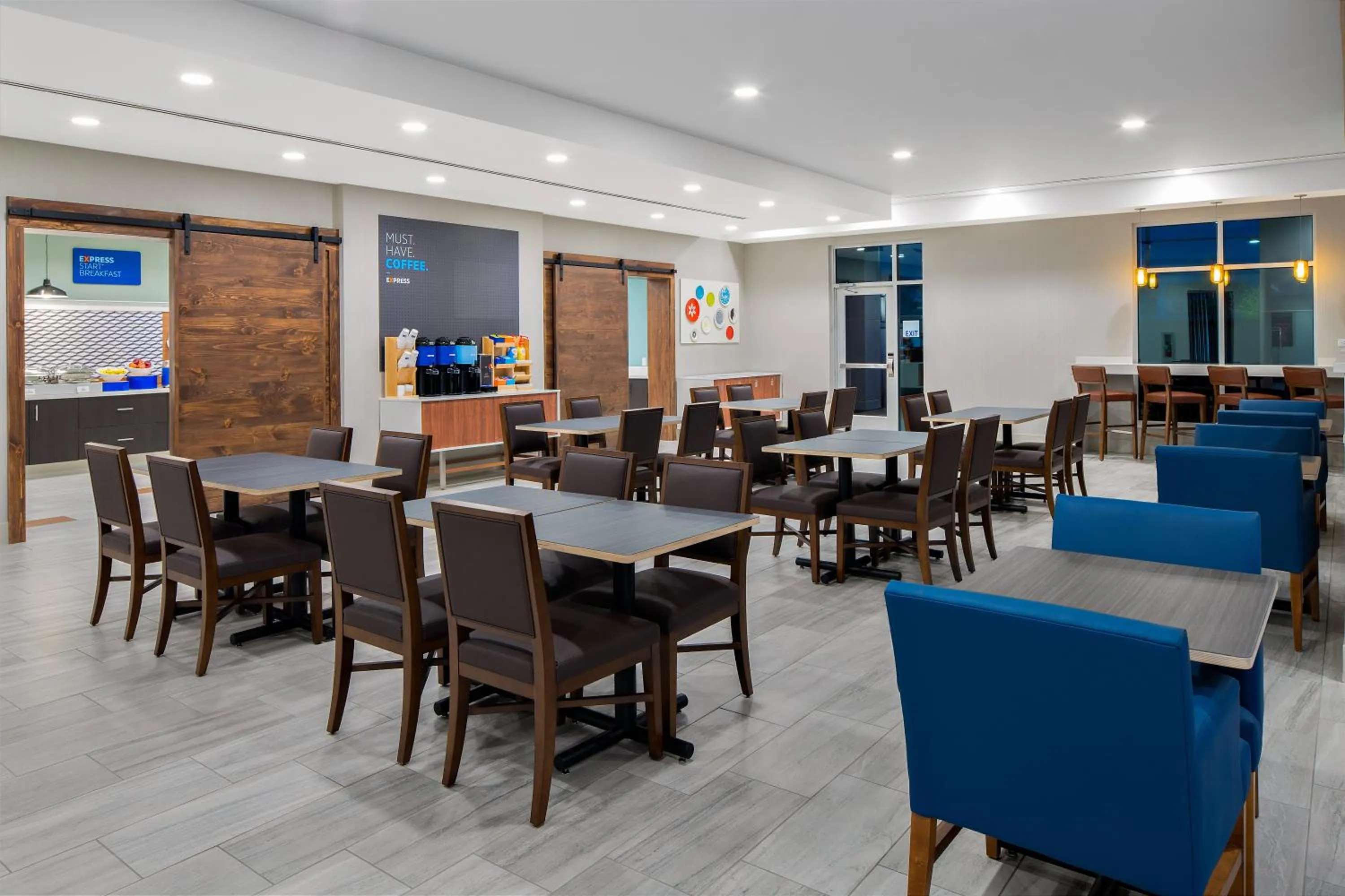 Breakfast in Holiday Inn Express & Suites Lubbock Central - Univ Area by IHG