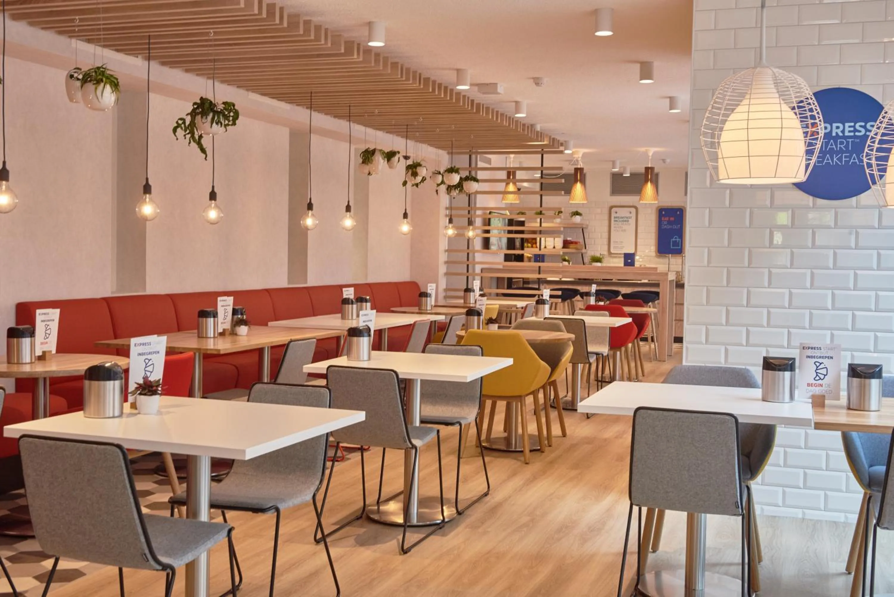 Breakfast in Holiday Inn Express Amsterdam - City Hall by IHG