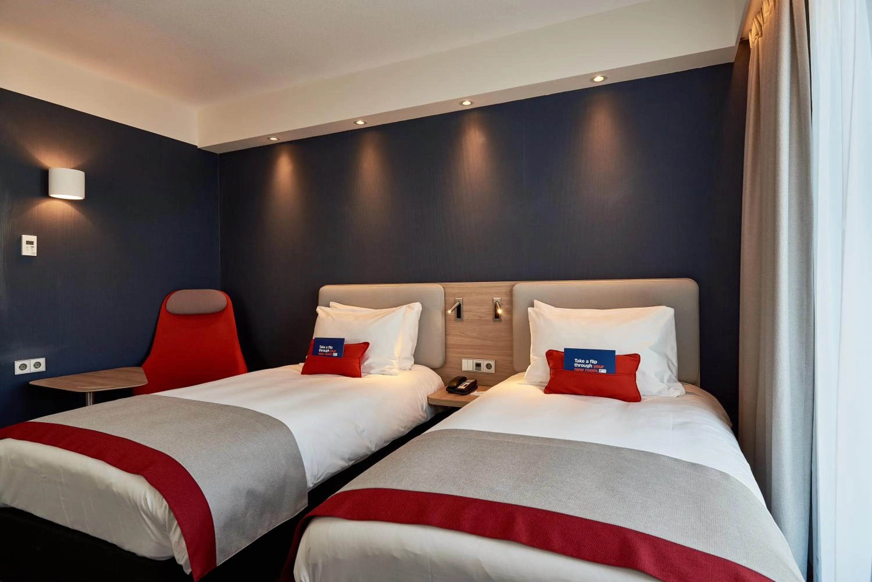 Photo of the whole room, Bed in Holiday Inn Express Amsterdam - City Hall by IHG