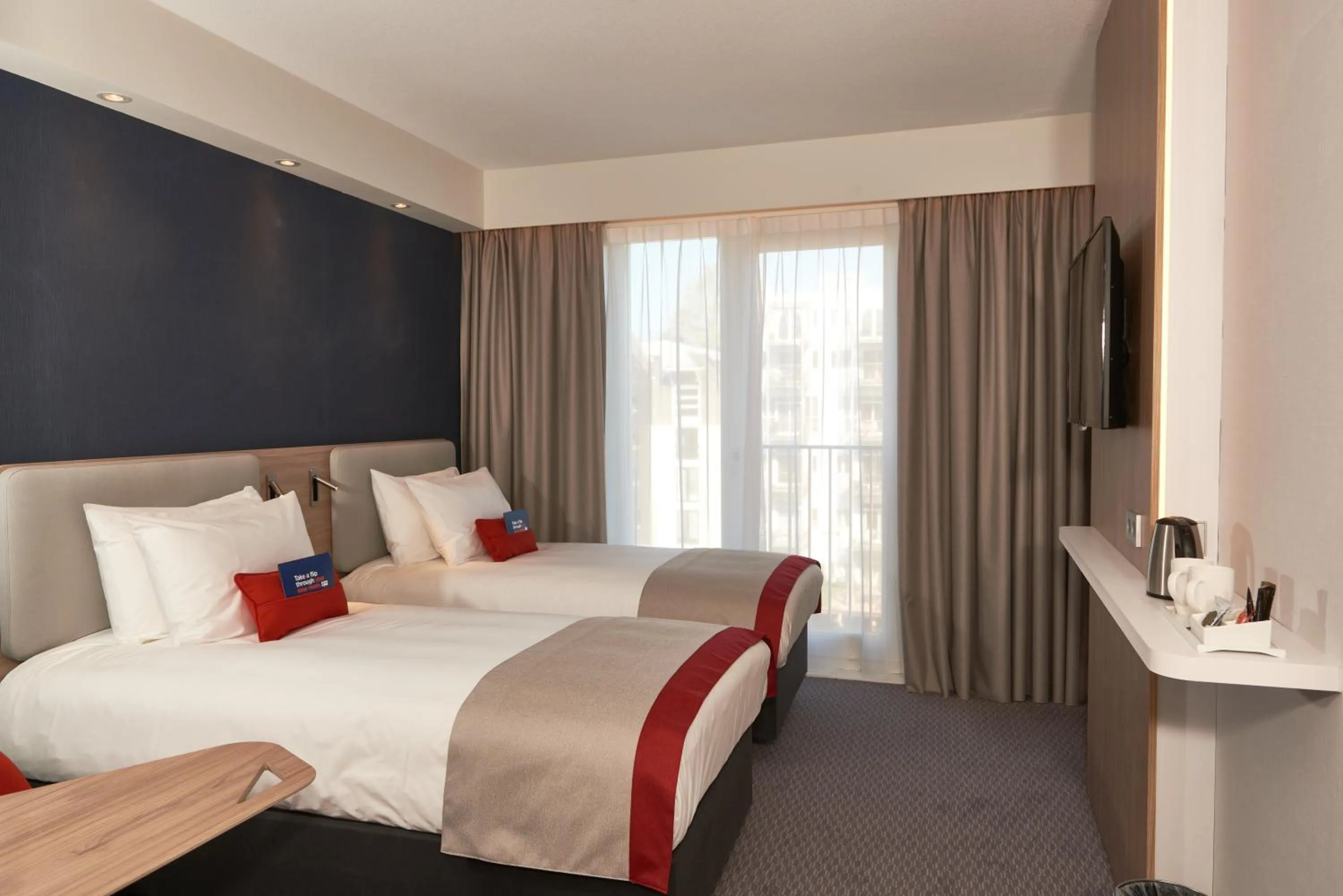 Photo of the whole room, Bed in Holiday Inn Express Amsterdam - City Hall by IHG